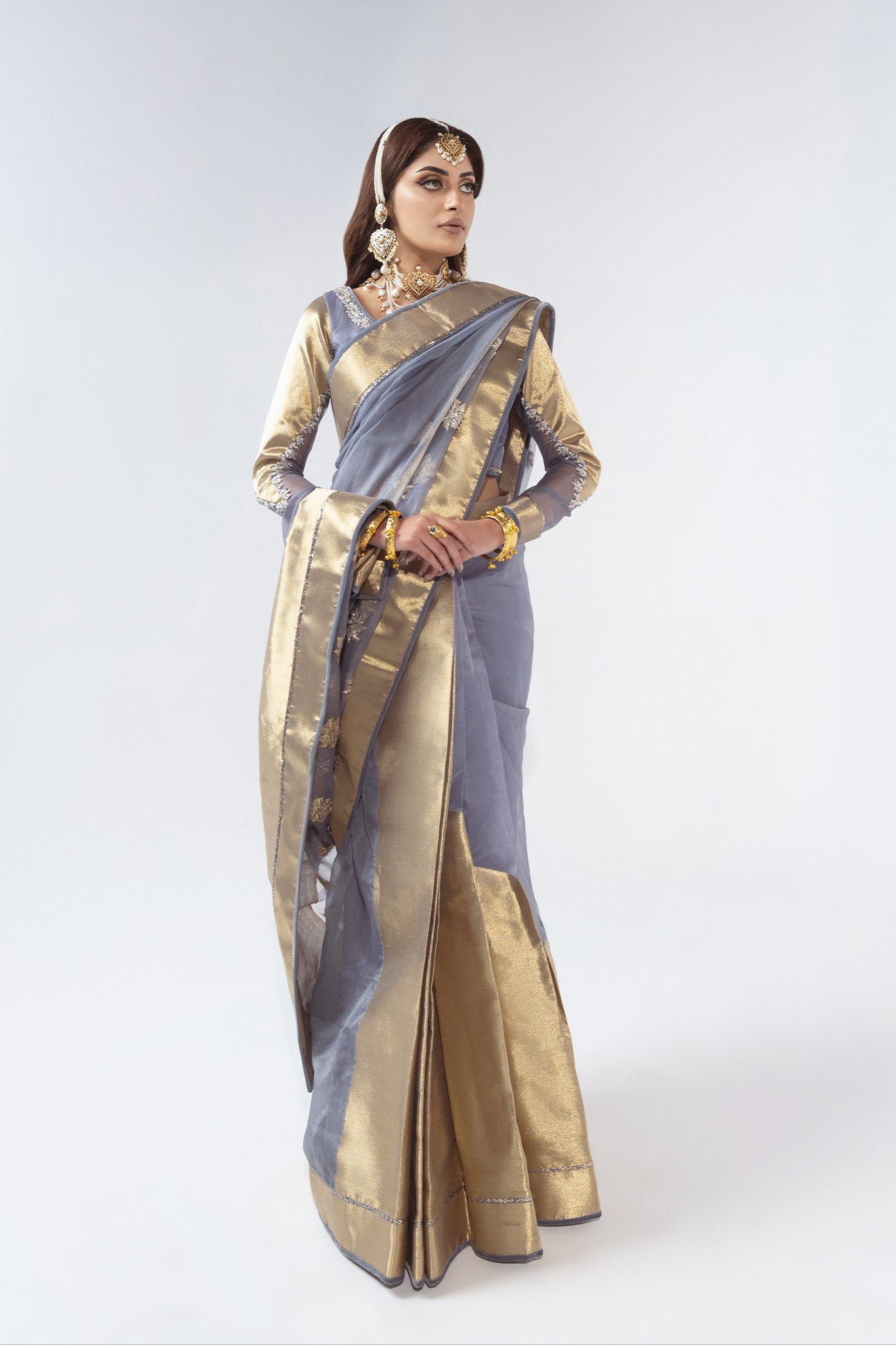 Pakistani Grey Zardozi Jacquard Saree with Crystal Blouse (2-Piece) - Image 4