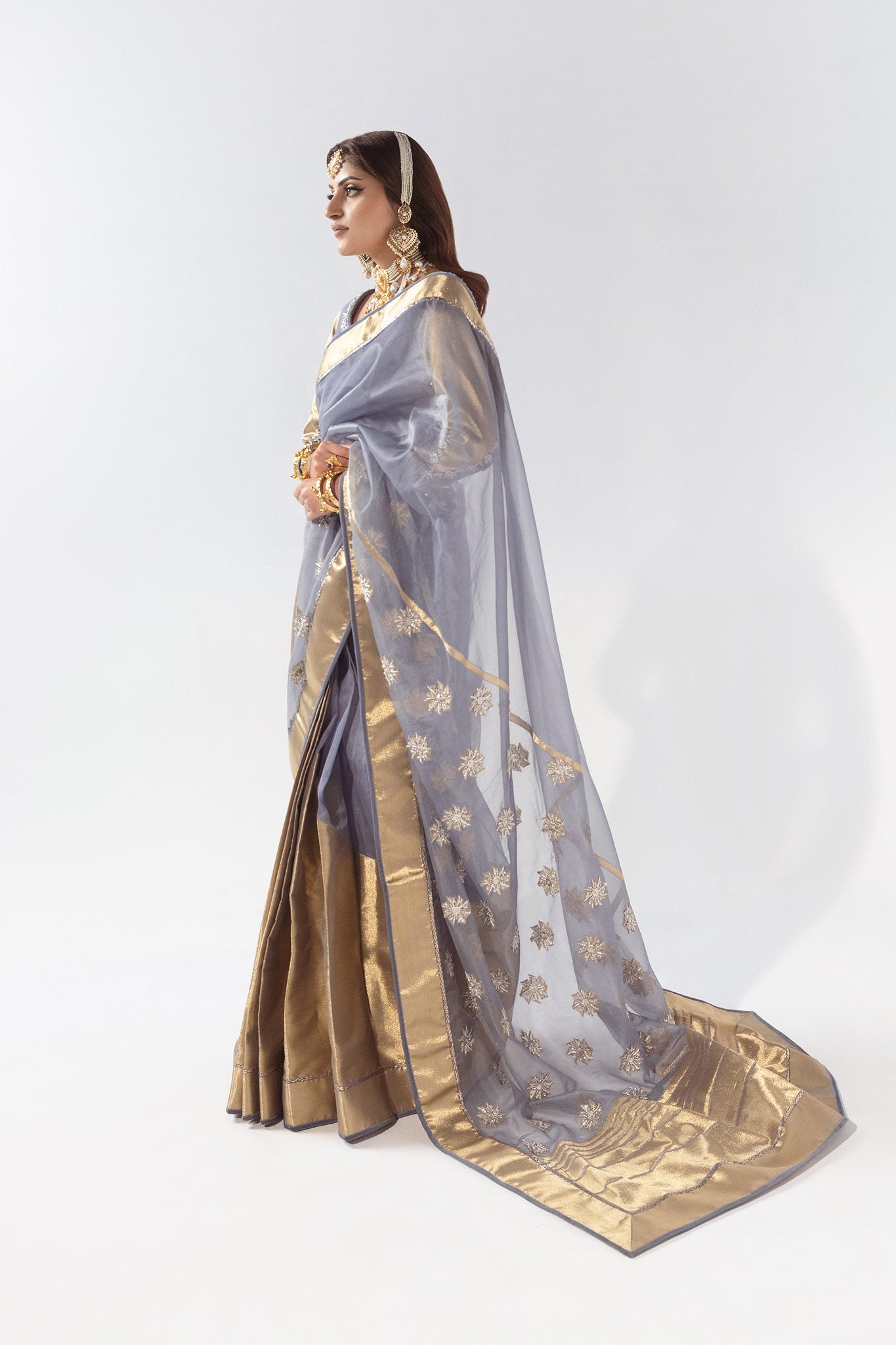 Pakistani Grey Zardozi Jacquard Saree with Crystal Blouse (2-Piece) - Image 5