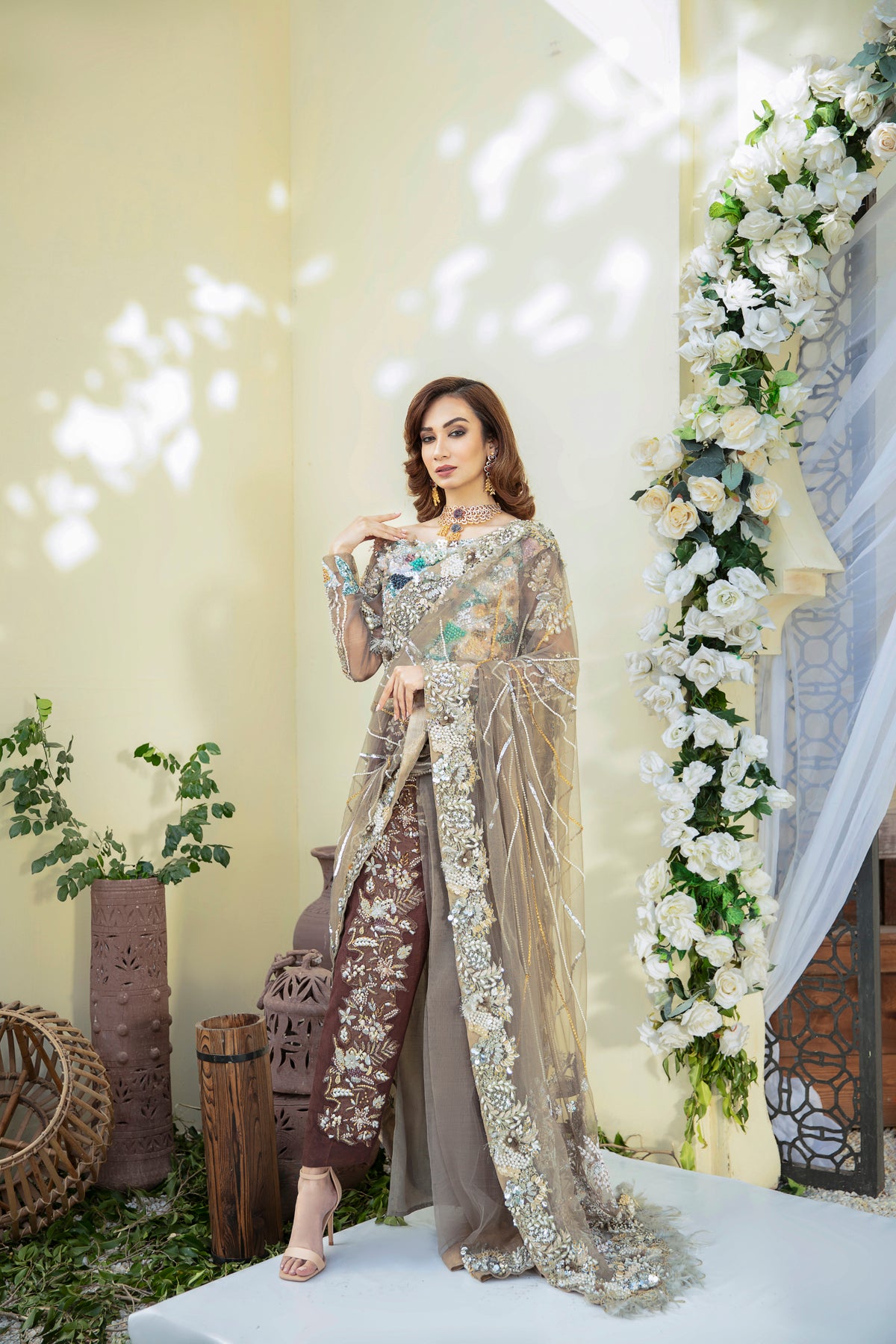 Pakistani Mouse Grey & Brown Embellished Khaadi Tilla Capri Saree (2-Piece) - Image 4