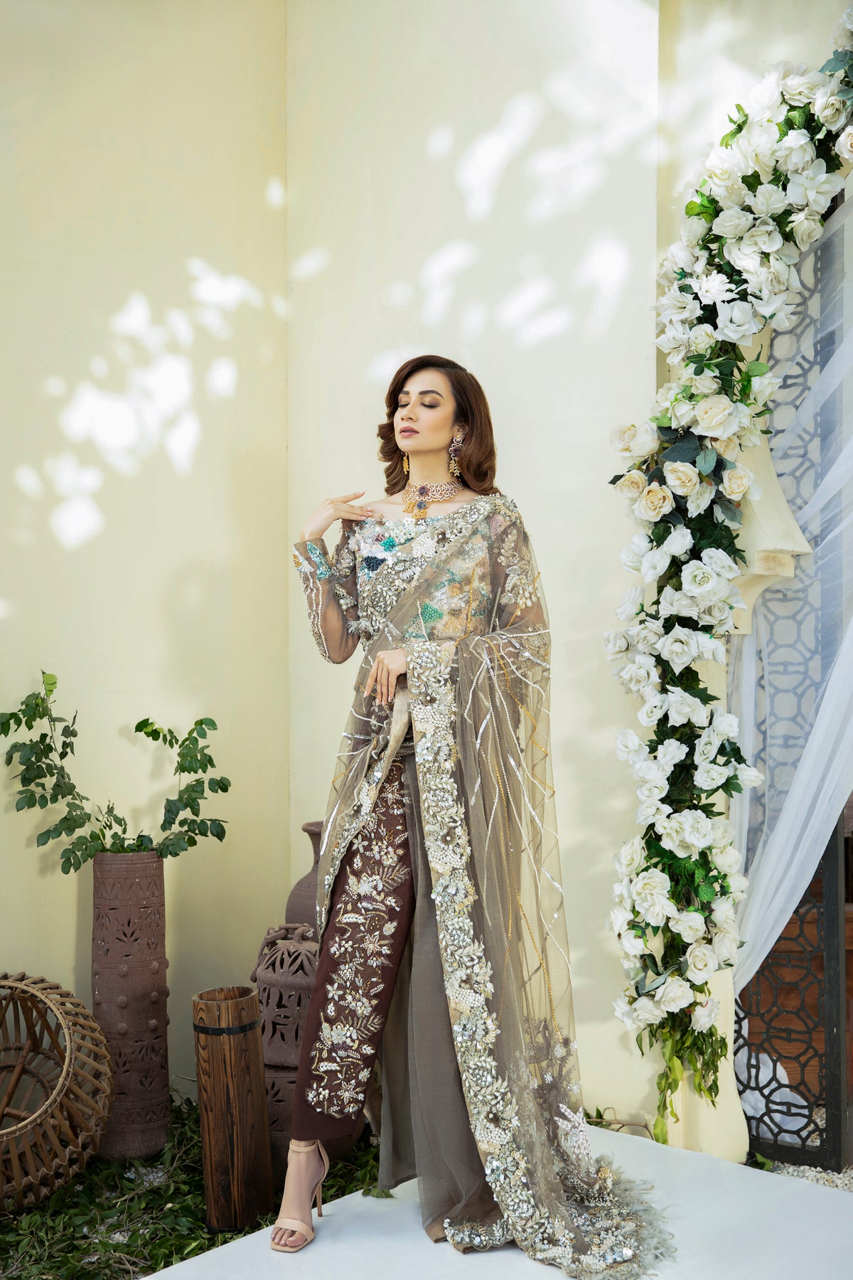 Pakistani Mouse Grey & Brown Embellished Khaadi Tilla Capri Saree (2-Piece) - Image 7
