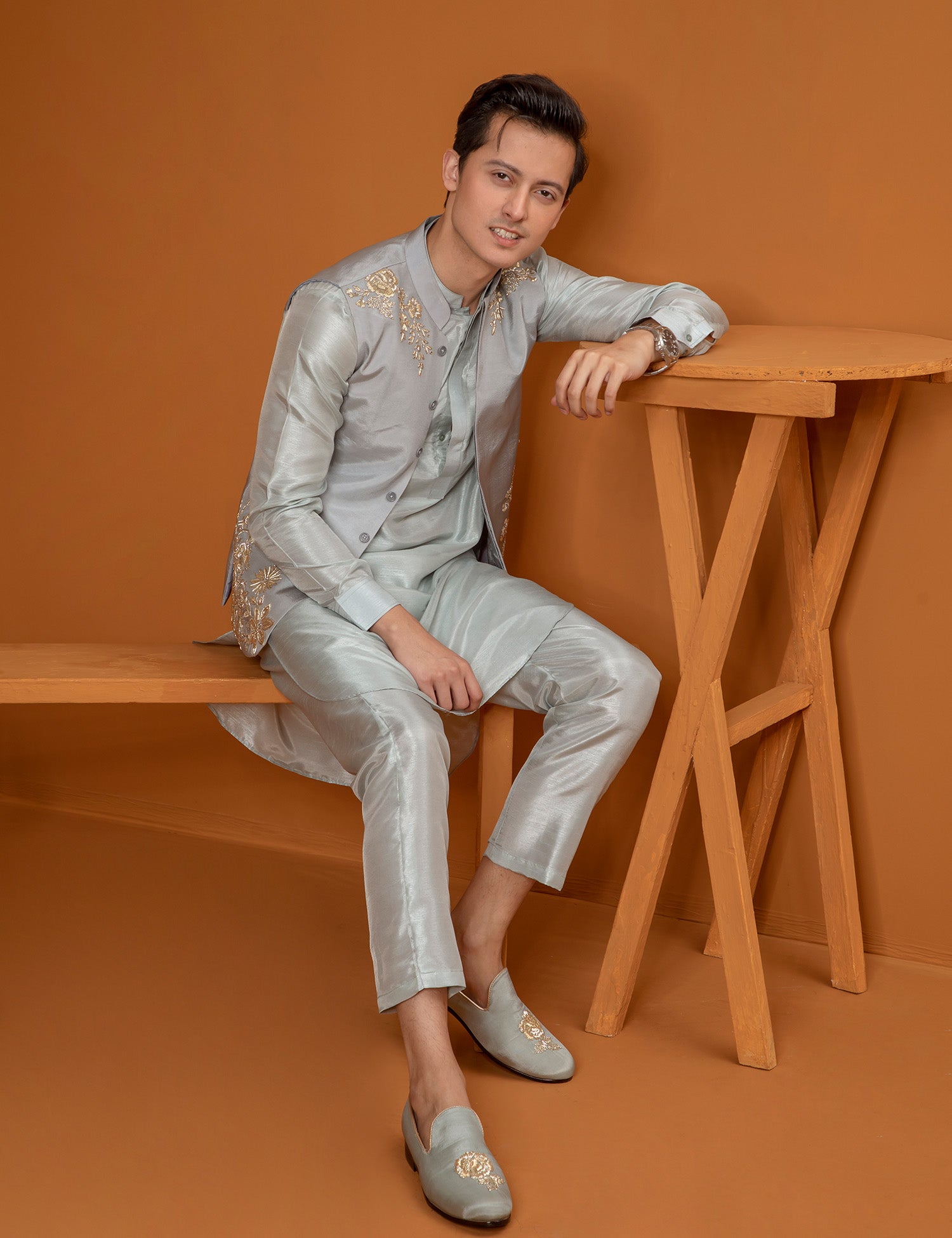 Grey Embellished Silk Waistcoat Kurta Pajama (3-Piece) - Image 3