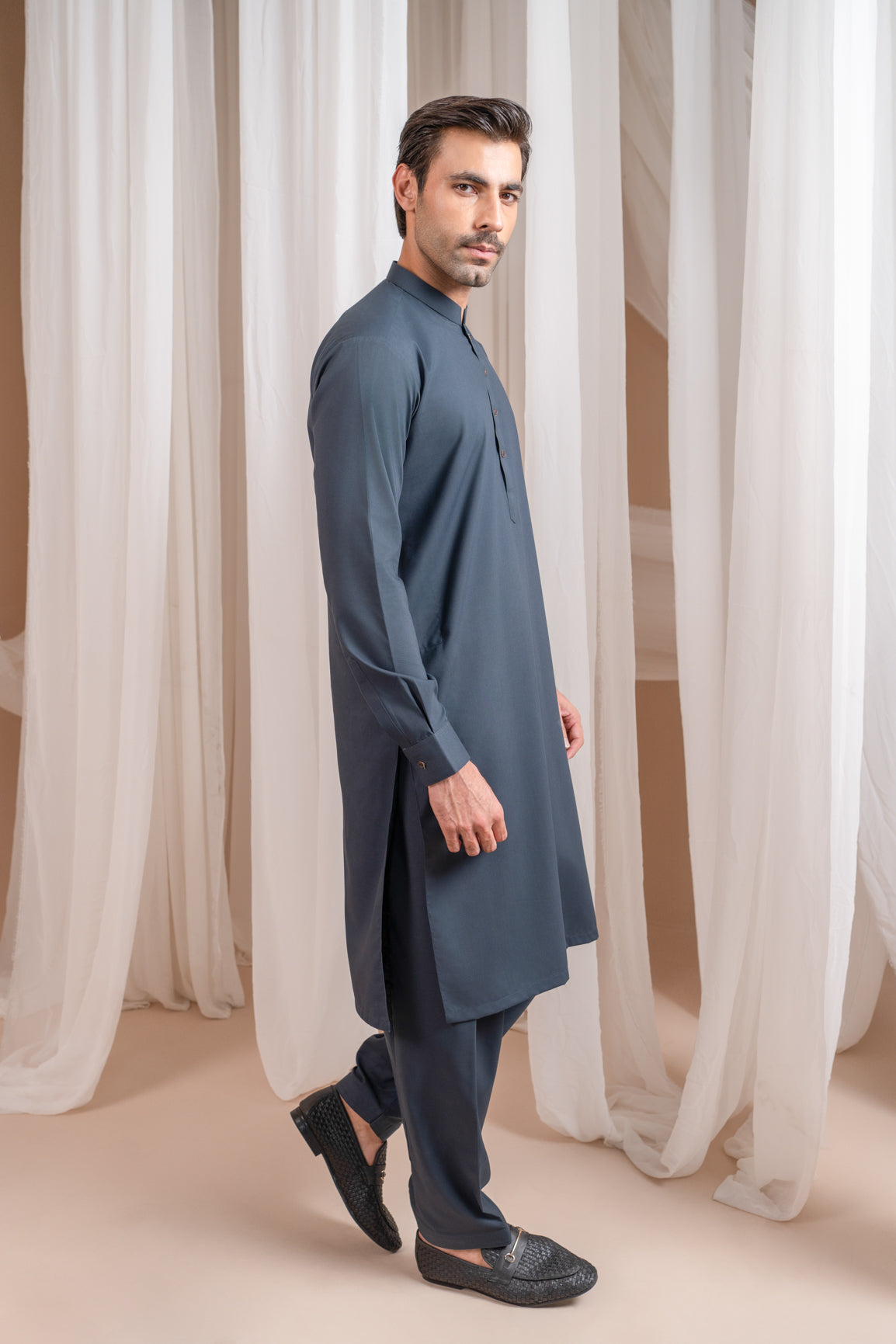 Charcoal Grey Blended Fabric Kurta Pajama (2-Piece) - Image 4