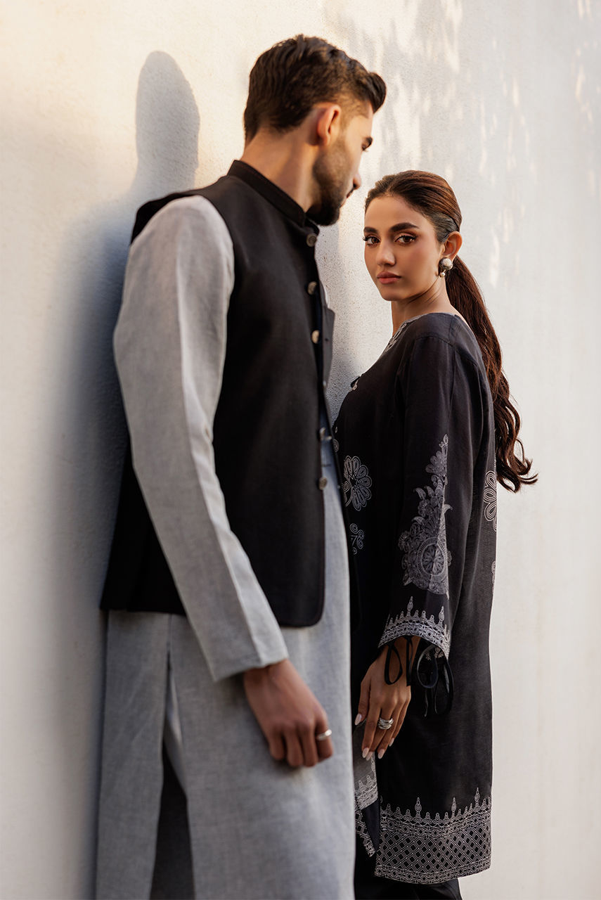 Light Grey Thread Work Chambray Kurta (2-Piece) - Image 2