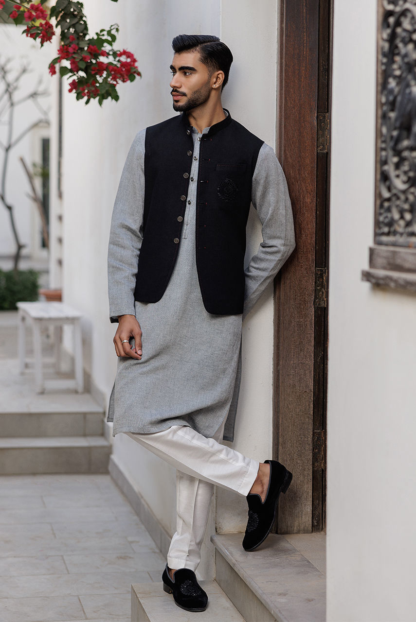 Light Grey Thread Work Chambray Kurta (2-Piece) - Image 4