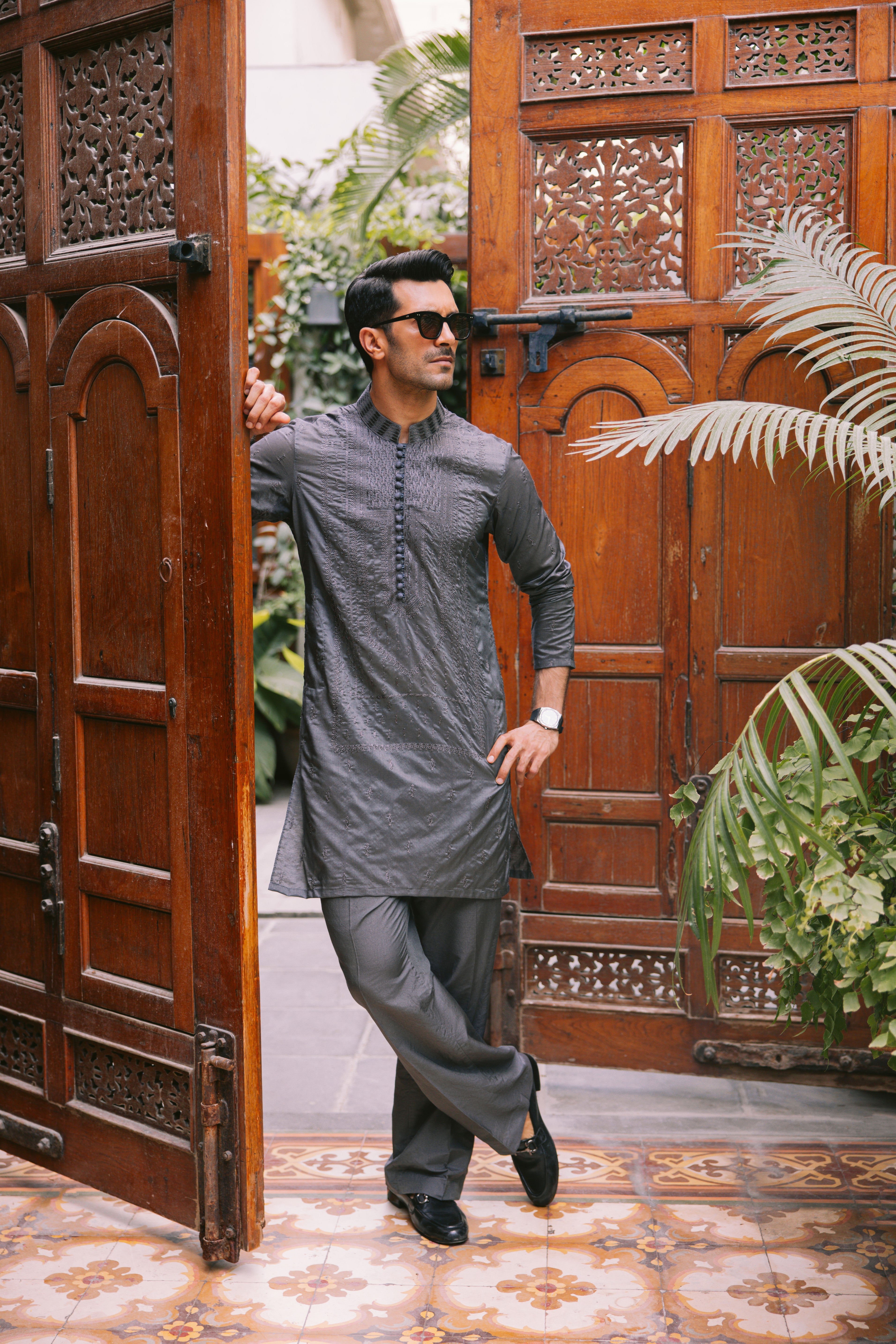 Grey Embroidered Silk-Blend Kurta Pajama (2-Piece) - Image 2