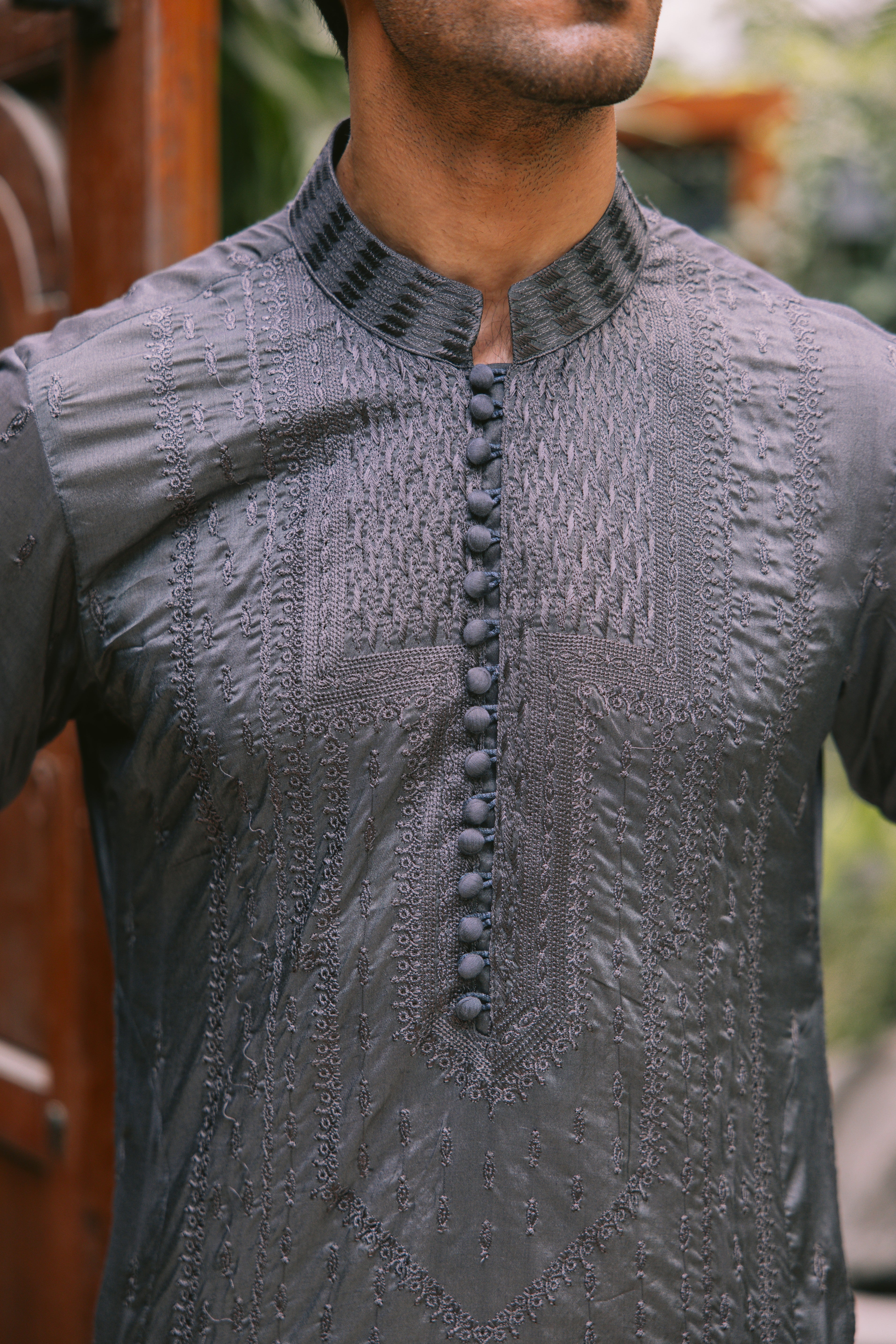 Grey Embroidered Silk-Blend Kurta Pajama (2-Piece) - Image 4