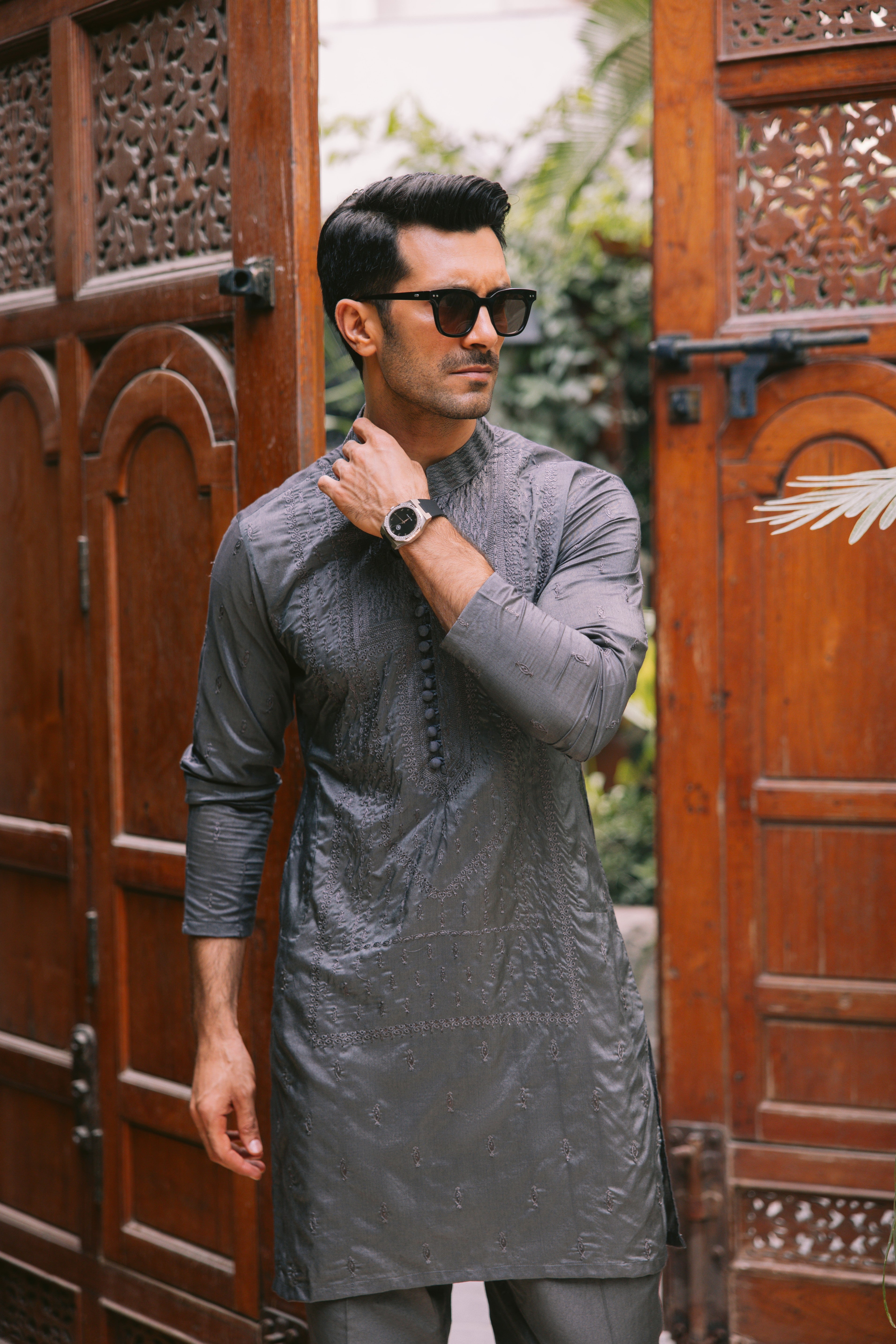 Grey Embroidered Silk-Blend Kurta Pajama (2-Piece) - Image 5