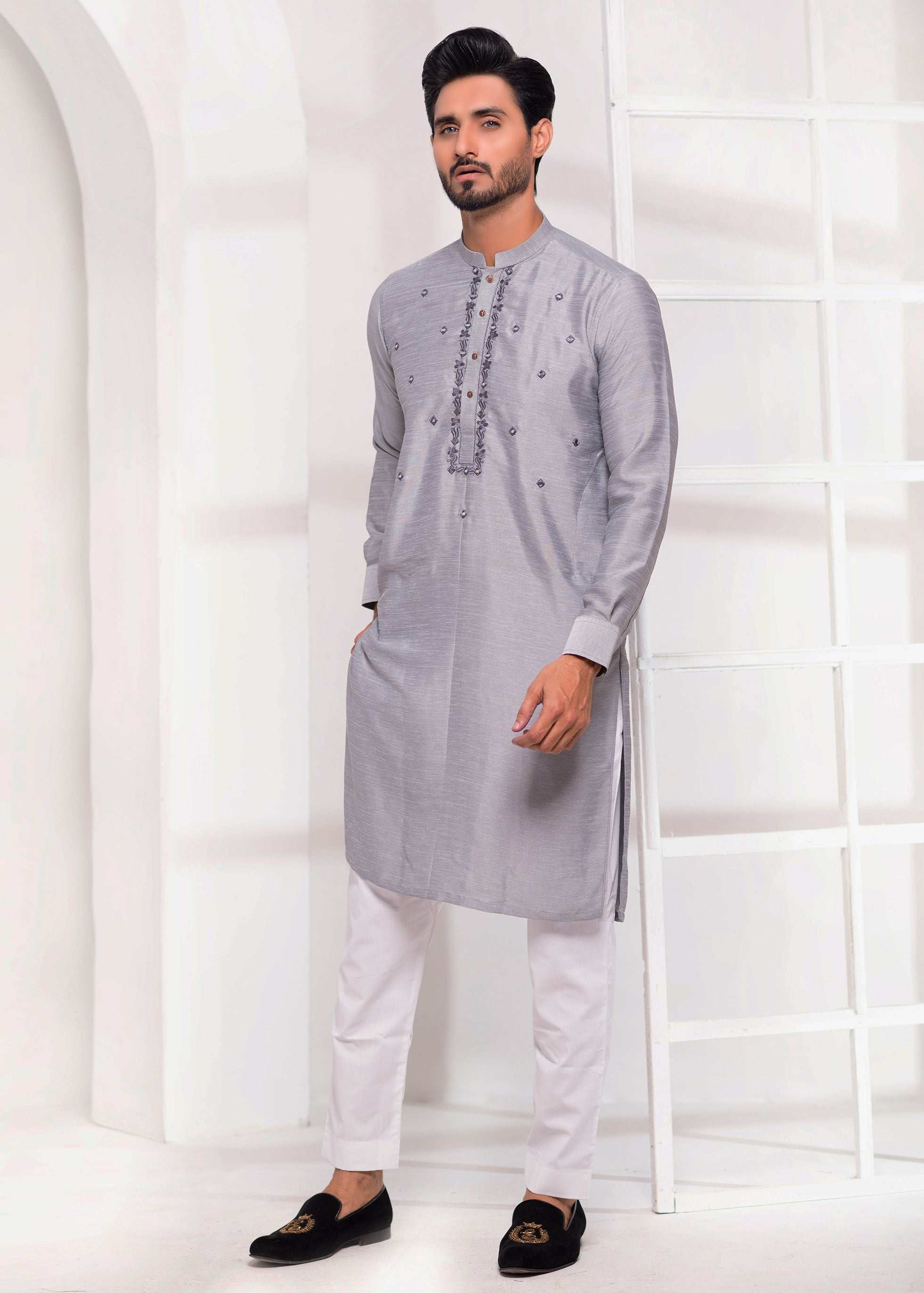 Grey Mirror Embroidered Raw Silk Kurta Pajama (2-Piece) - Image 2