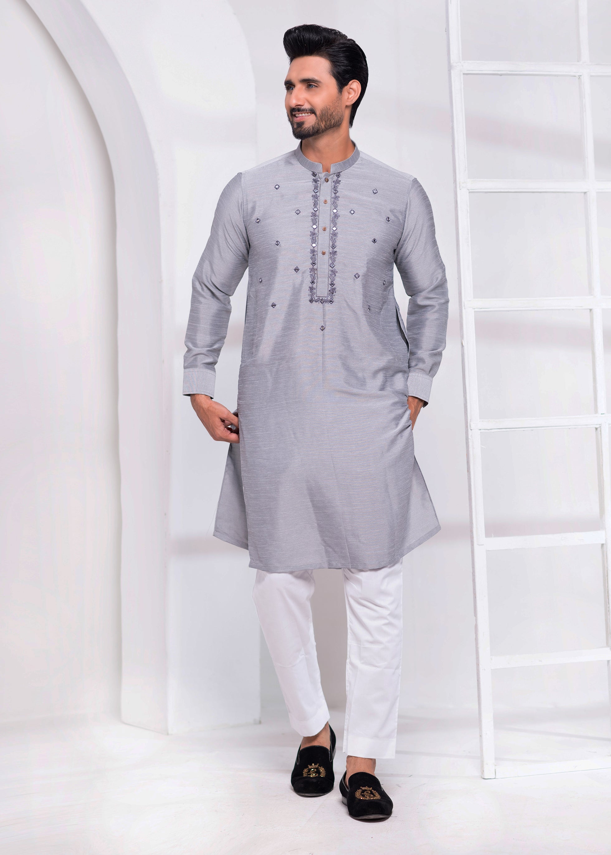 Grey Mirror Embroidered Raw Silk Kurta Pajama (2-Piece) - Image 4