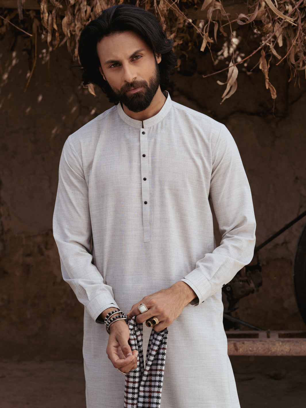 Ash Grey Minimal Stitch Blended Shalwar Kameez (2-Piece) - Image 2