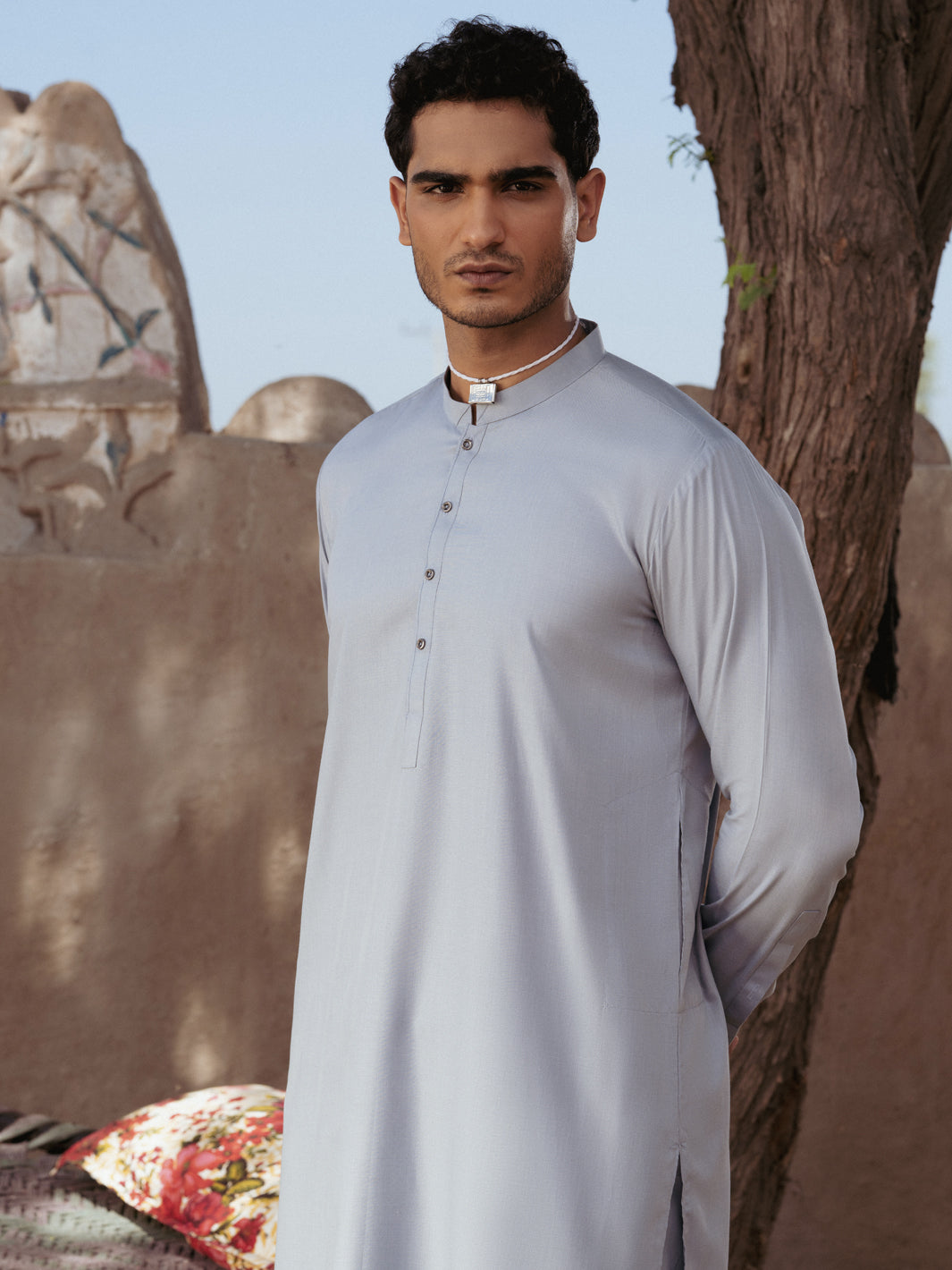 Light Grey Minimal Stitch Blended Shalwar Kameez (2-Piece) - Image 2