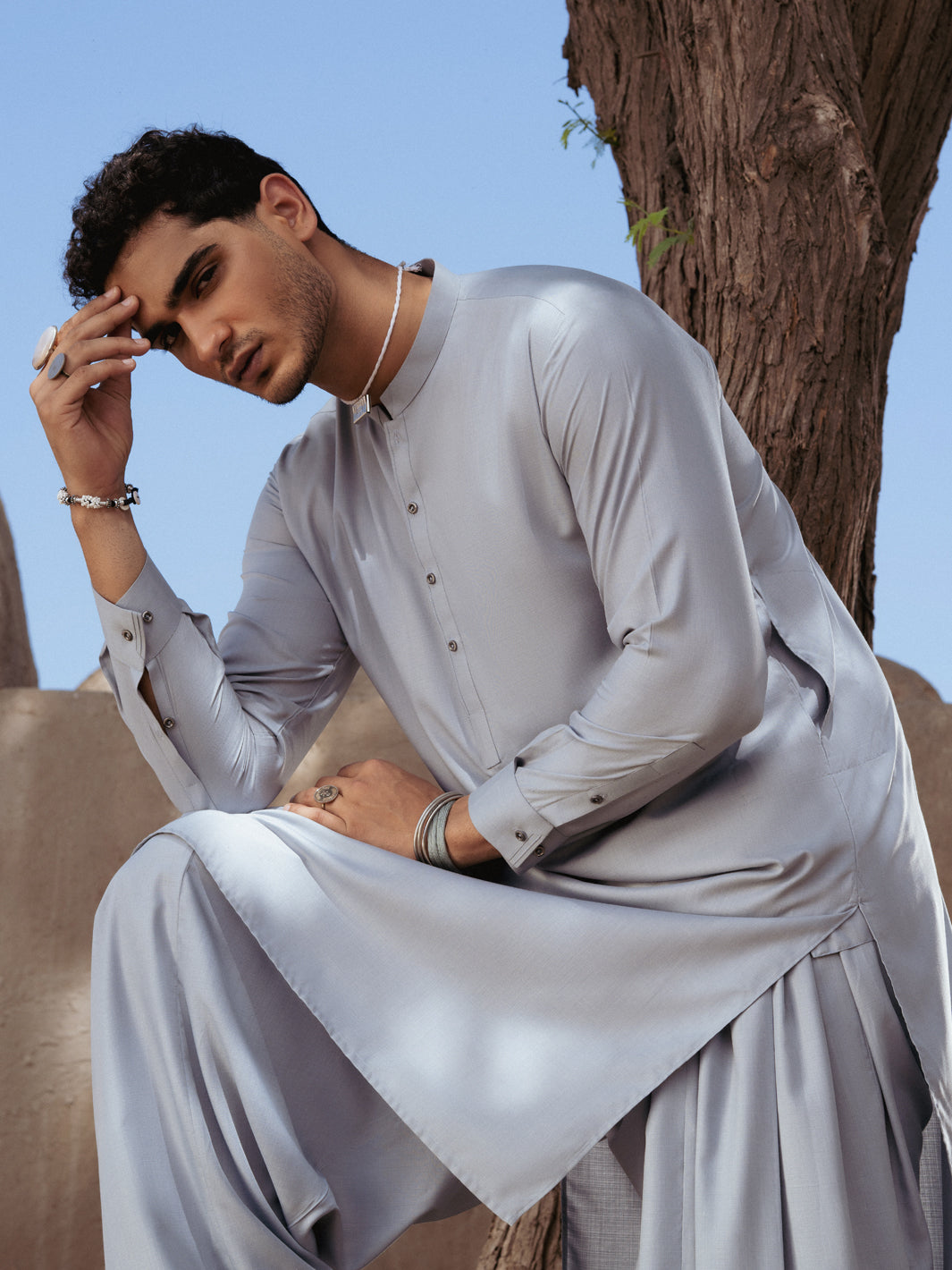 Light Grey Minimal Stitch Blended Shalwar Kameez (2-Piece) - Image 4