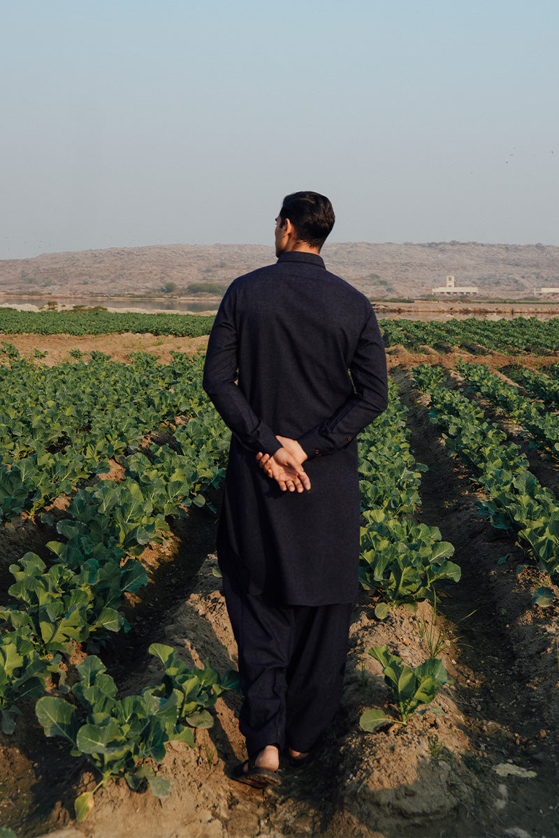 Dark Grey Pure Khaddar Shalwar Kameez (2-Piece) - Image 4