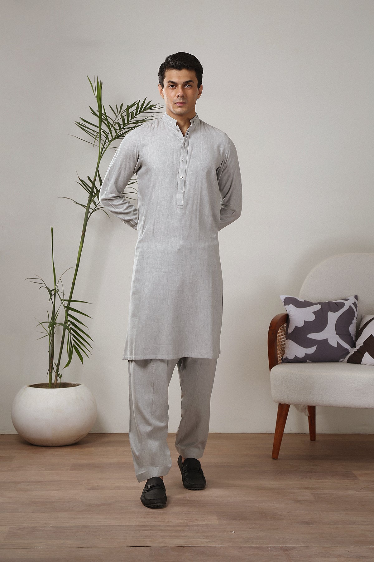 Light Grey Wash & Wear Shalwar Kameez (2-Piece) - Image 1