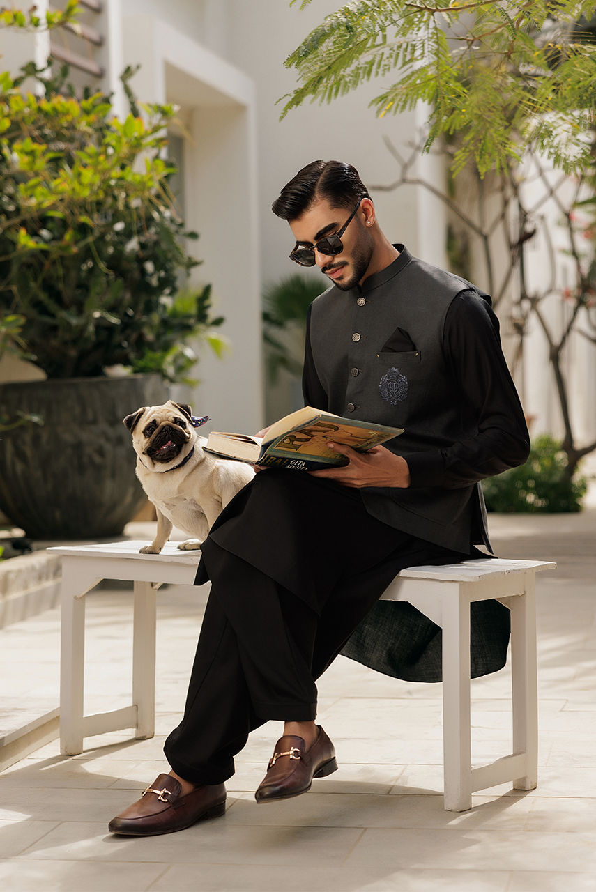 Dark Grey Handcrafted Linen Waistcoat Kurta (3-Piece) - Image 3