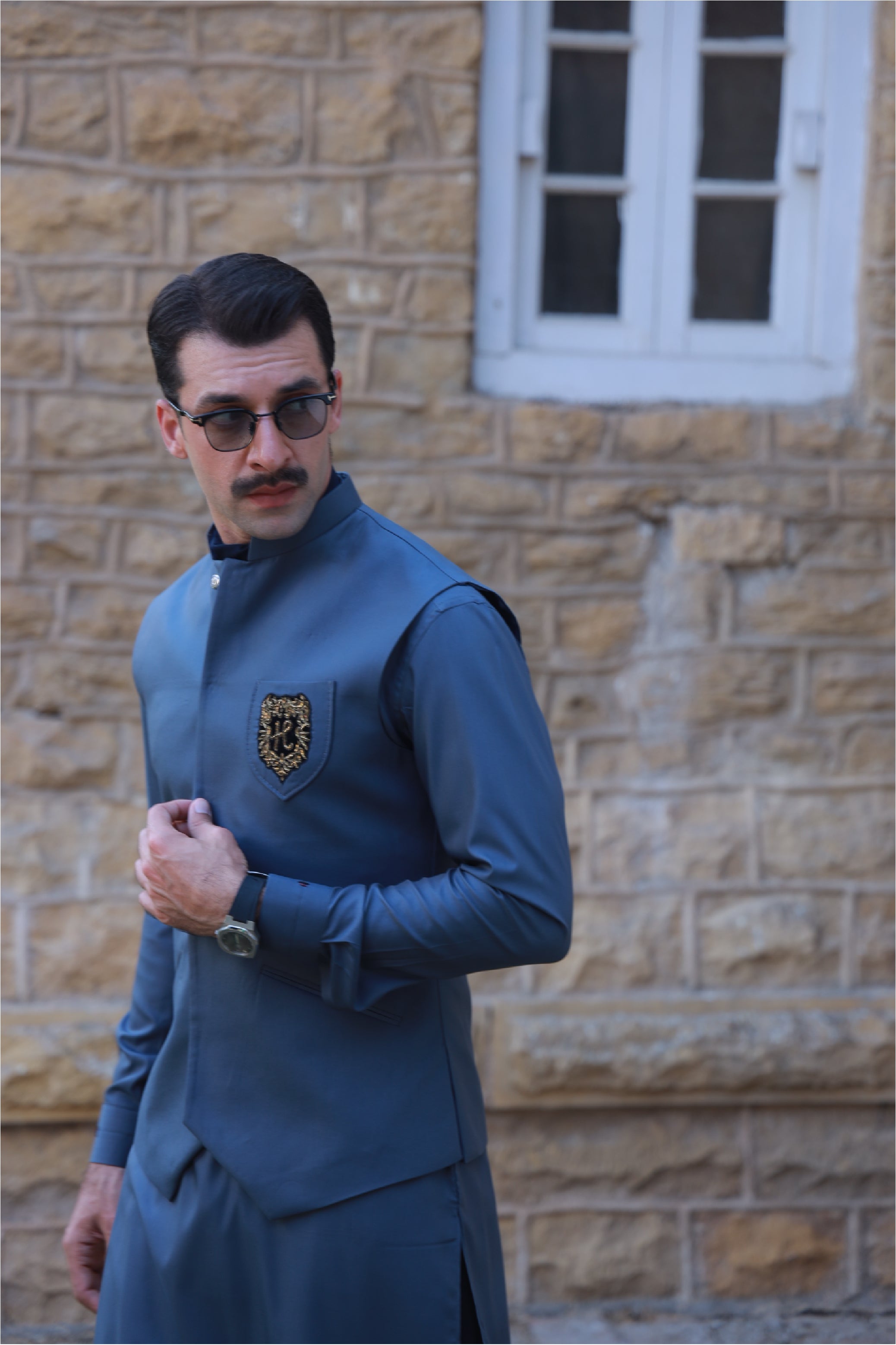 Grey Two-Tone Embroidered Suiting Waistcoat Kurta (3-Piece) - Image 4