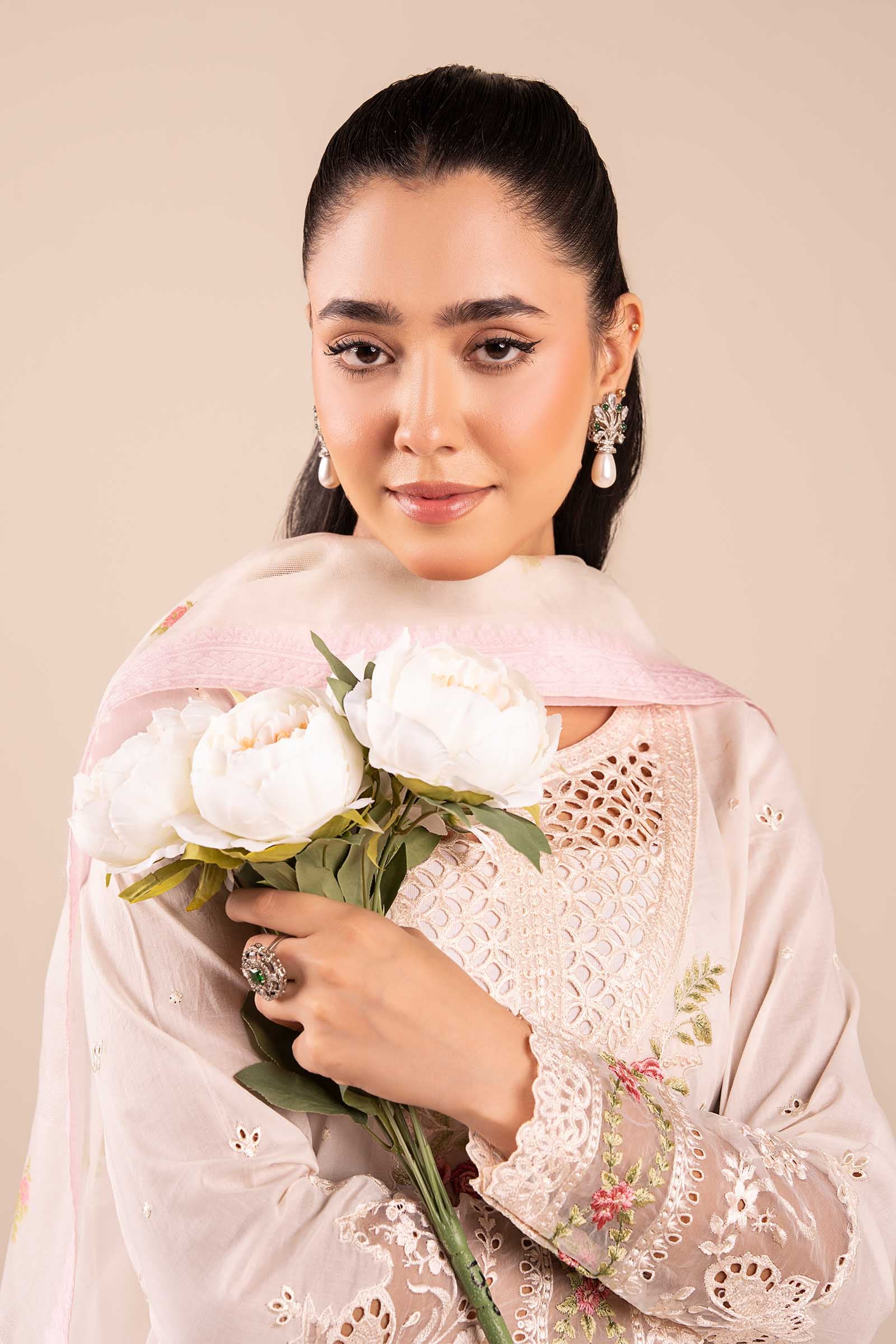 Off White Schiffli Embroidered Lawn Anarkali Dress (3-Piece) - Image 4