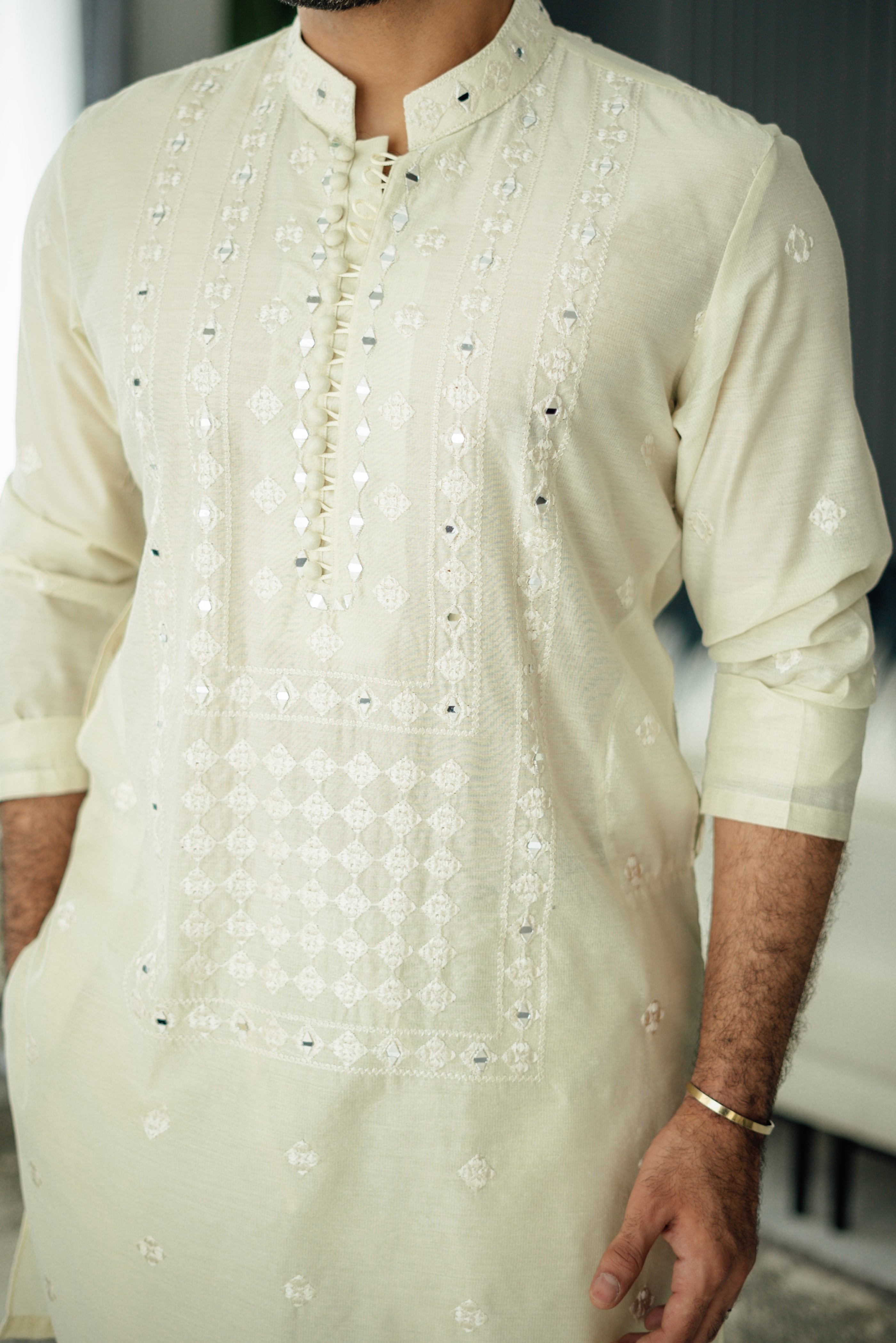 Ivory Mirror Embroidered Cotton-Silk Kurta Set (2-Piece) - Image 3