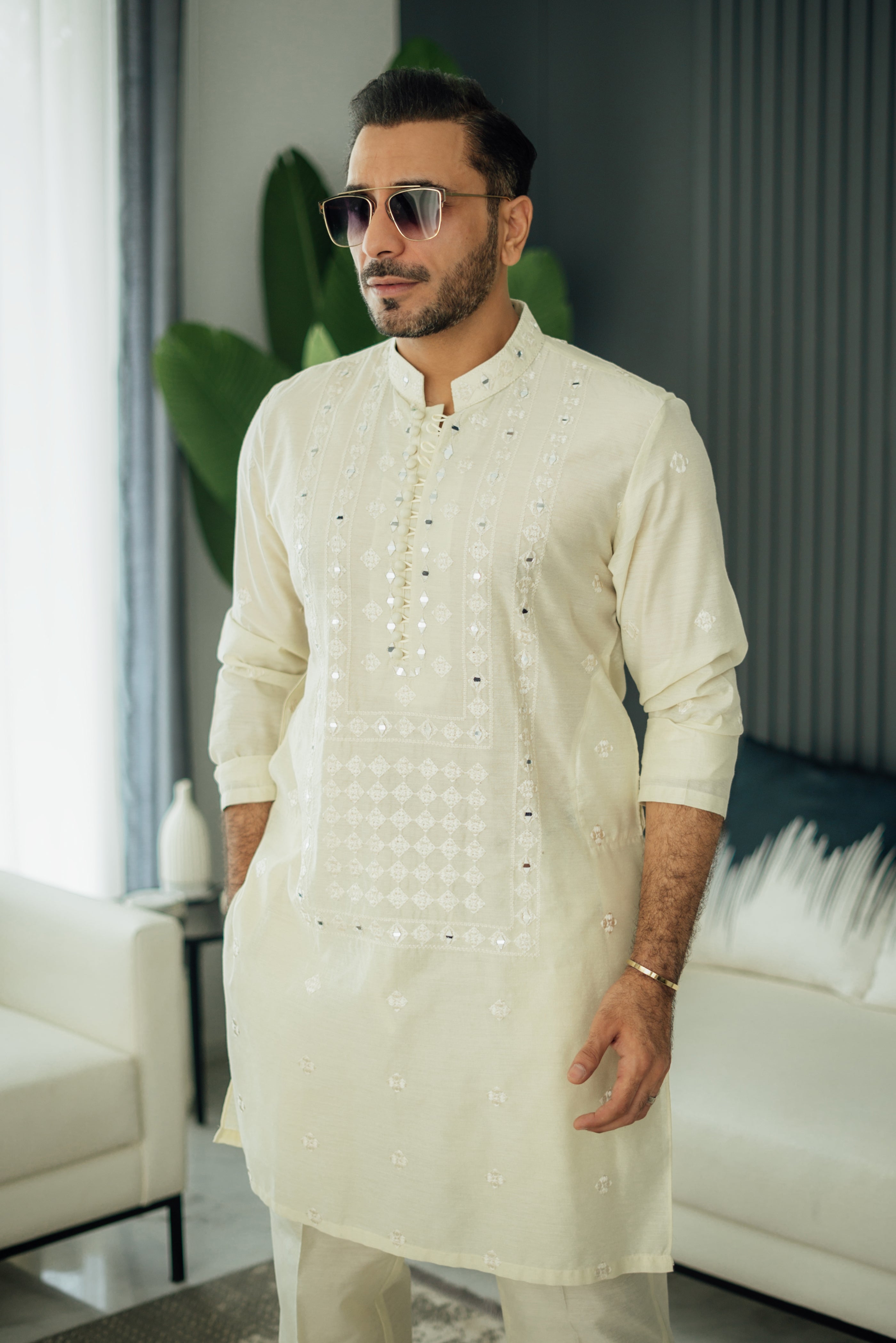 Ivory Mirror Embroidered Cotton-Silk Kurta Set (2-Piece) - Image 4