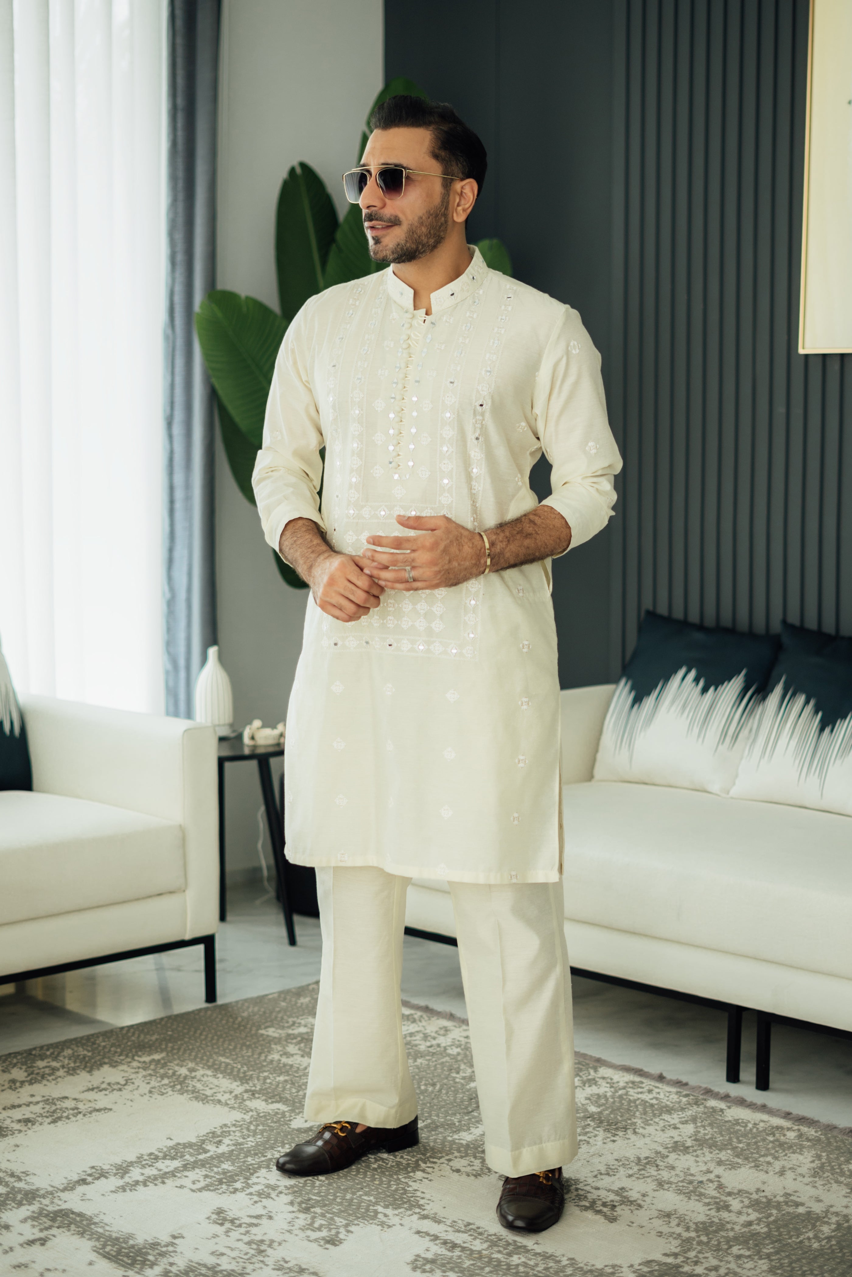 Ivory Mirror Embroidered Cotton-Silk Kurta Set (2-Piece) - Image 5