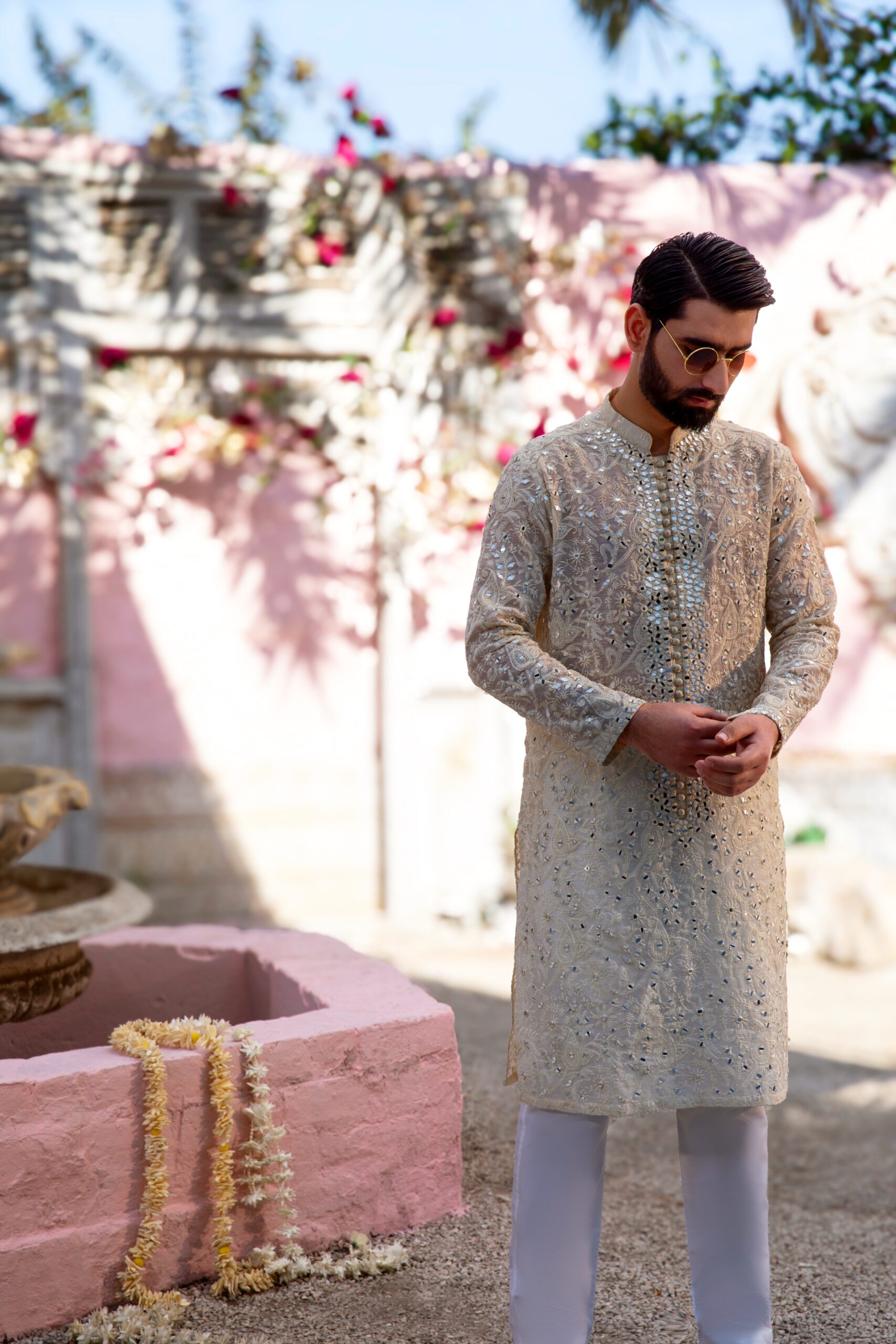 Ivory Chikankari Mirror-Embroidered Cotton-Silk Kurta (2-Piece) - Image 3