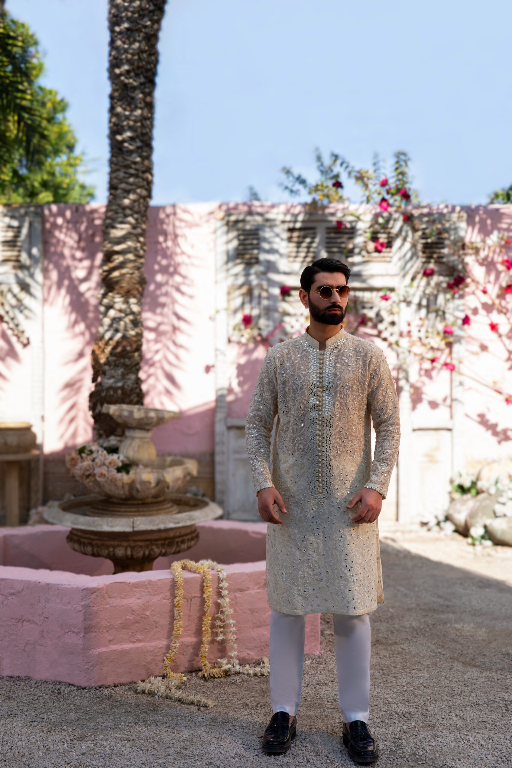 Ivory Chikankari Mirror-Embroidered Cotton-Silk Kurta (2-Piece) - Image 4