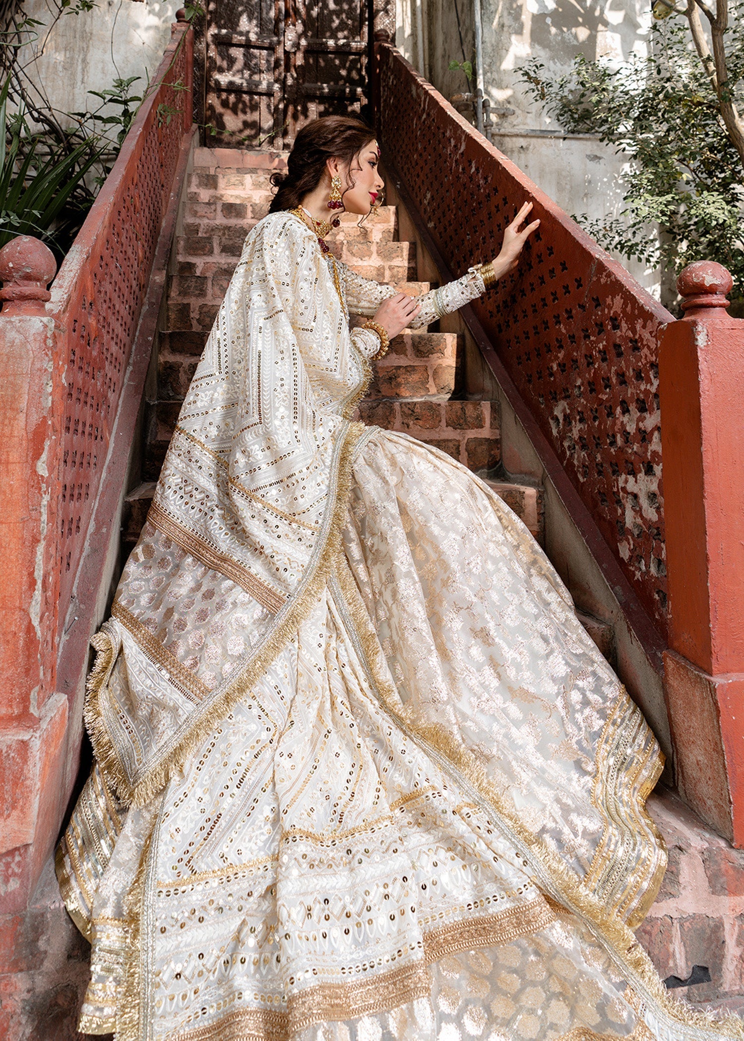 Off-White Embellished Chicken Kari & Badla Gharara (4-Piece) - Image 3