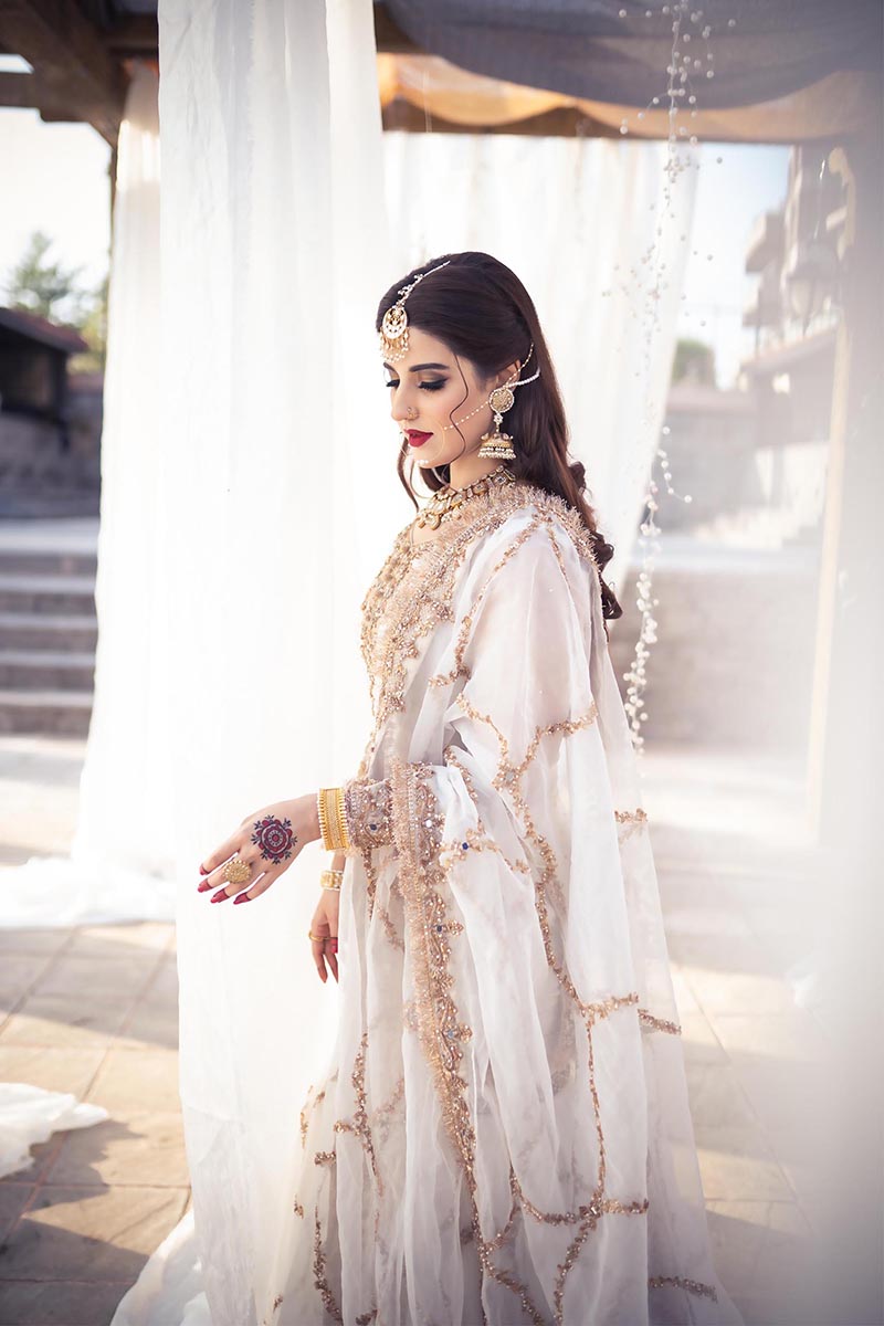 Pakistani Ivory Embellished Pure Organza Gharara Set (3-Piece) - Image 3