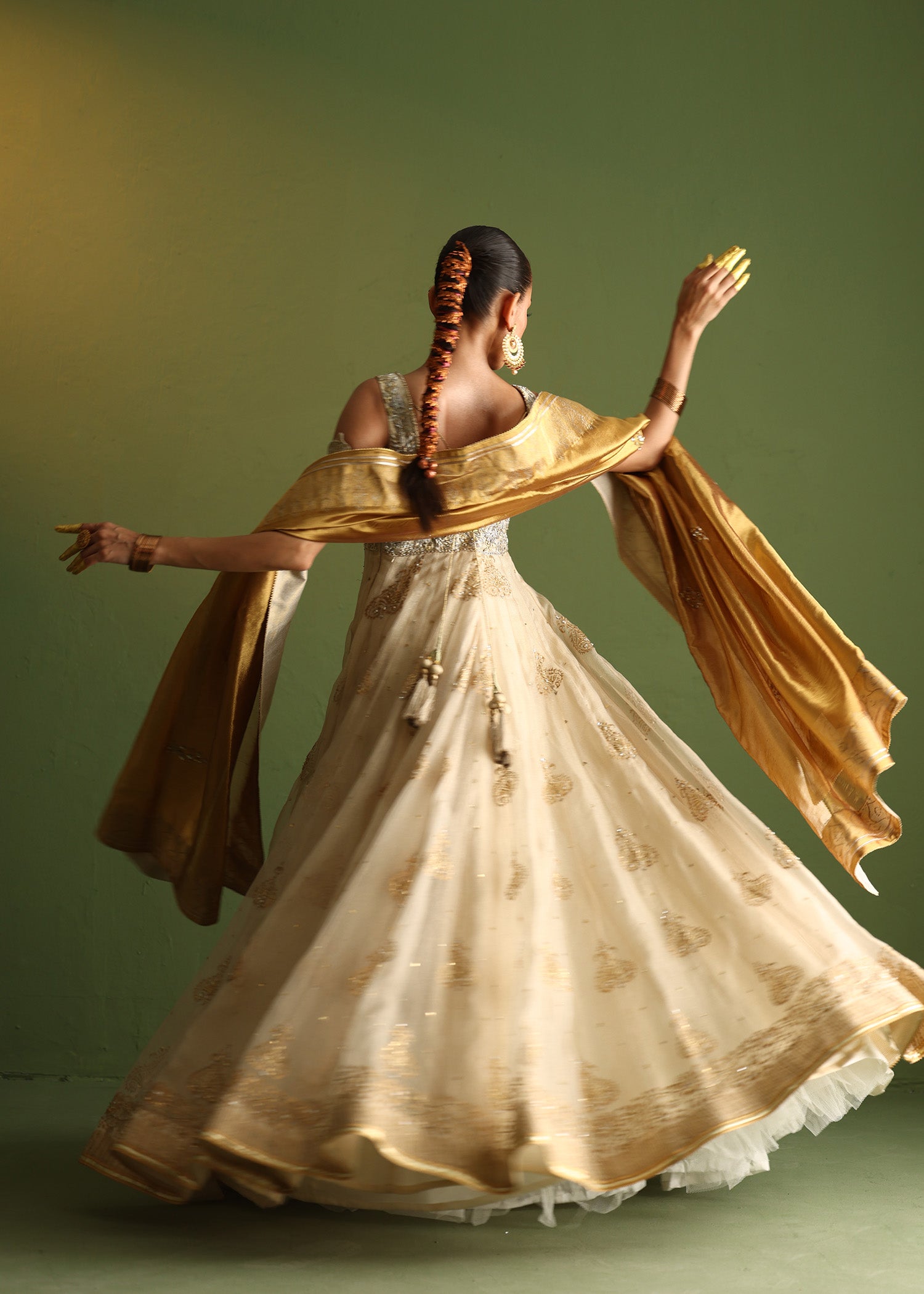 Off-White Embellished French Lama Gown (2-Piece) - Image 2