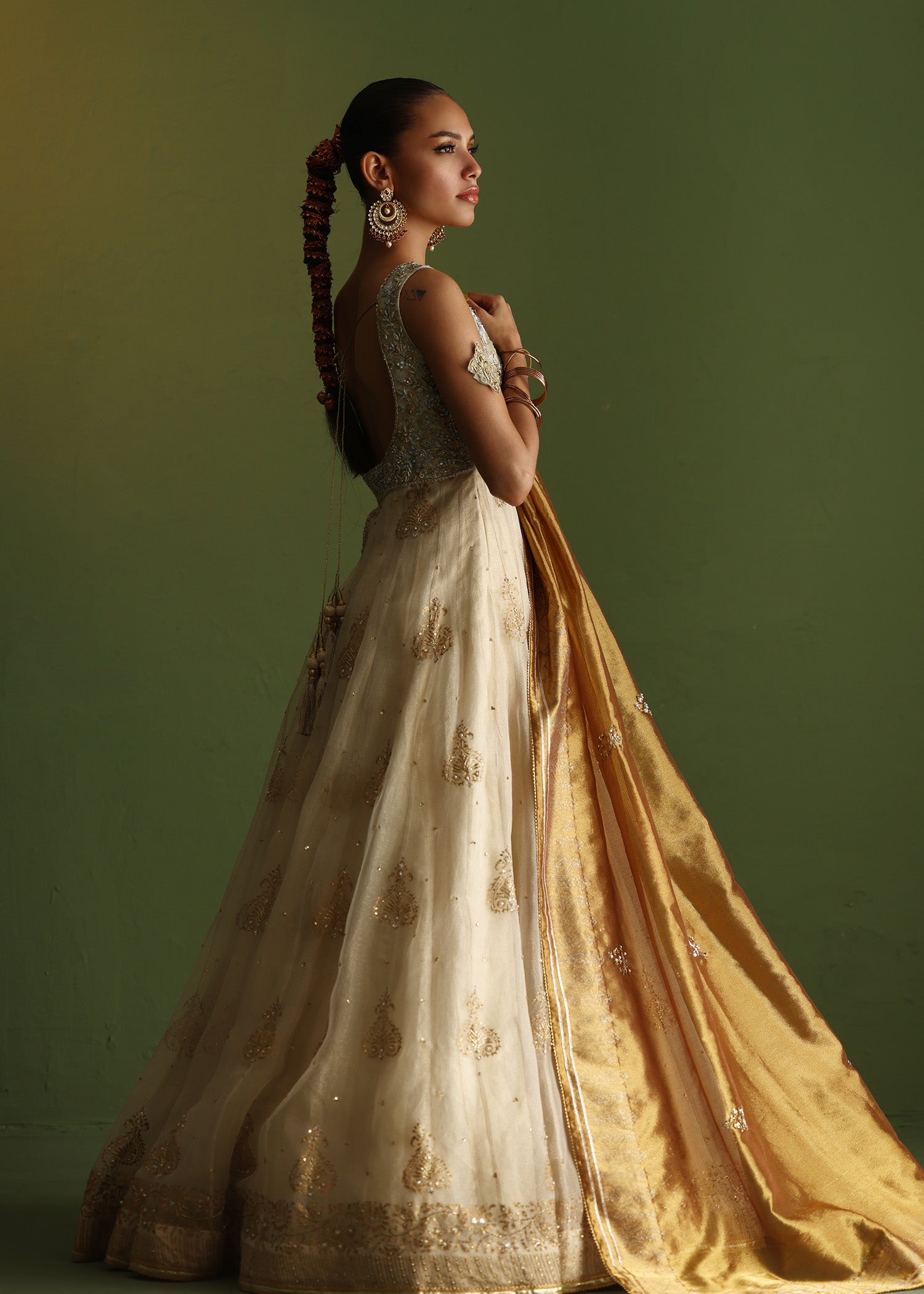 Off-White Embellished French Lama Gown (2-Piece) - Image 4