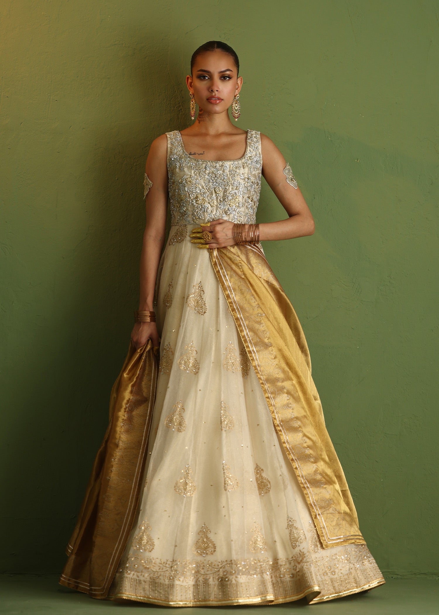 Off-White Embellished French Lama Gown (2-Piece) - Image 5