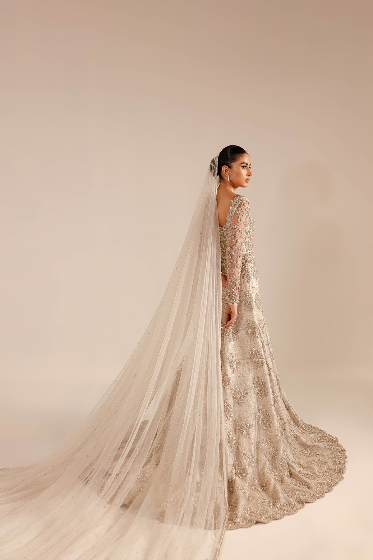 Pakistani Ivory Zardozi Net Mermaid Bridal Gown (2-Piece) - Image 2