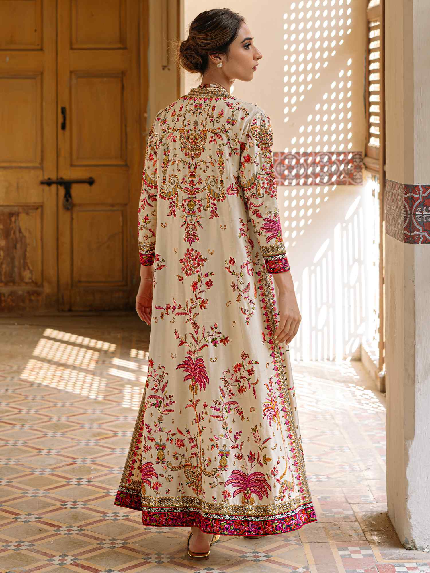 Pakistani Ivory Zardozi & Resham Raw Silk Gown (2-Piece) - Image 2