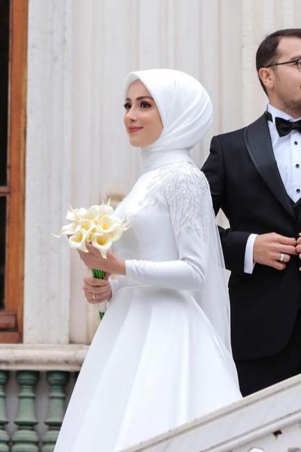 Pakistani Ivory Beaded Lace Satin Bridal Gown (1-Pc) - Image 3