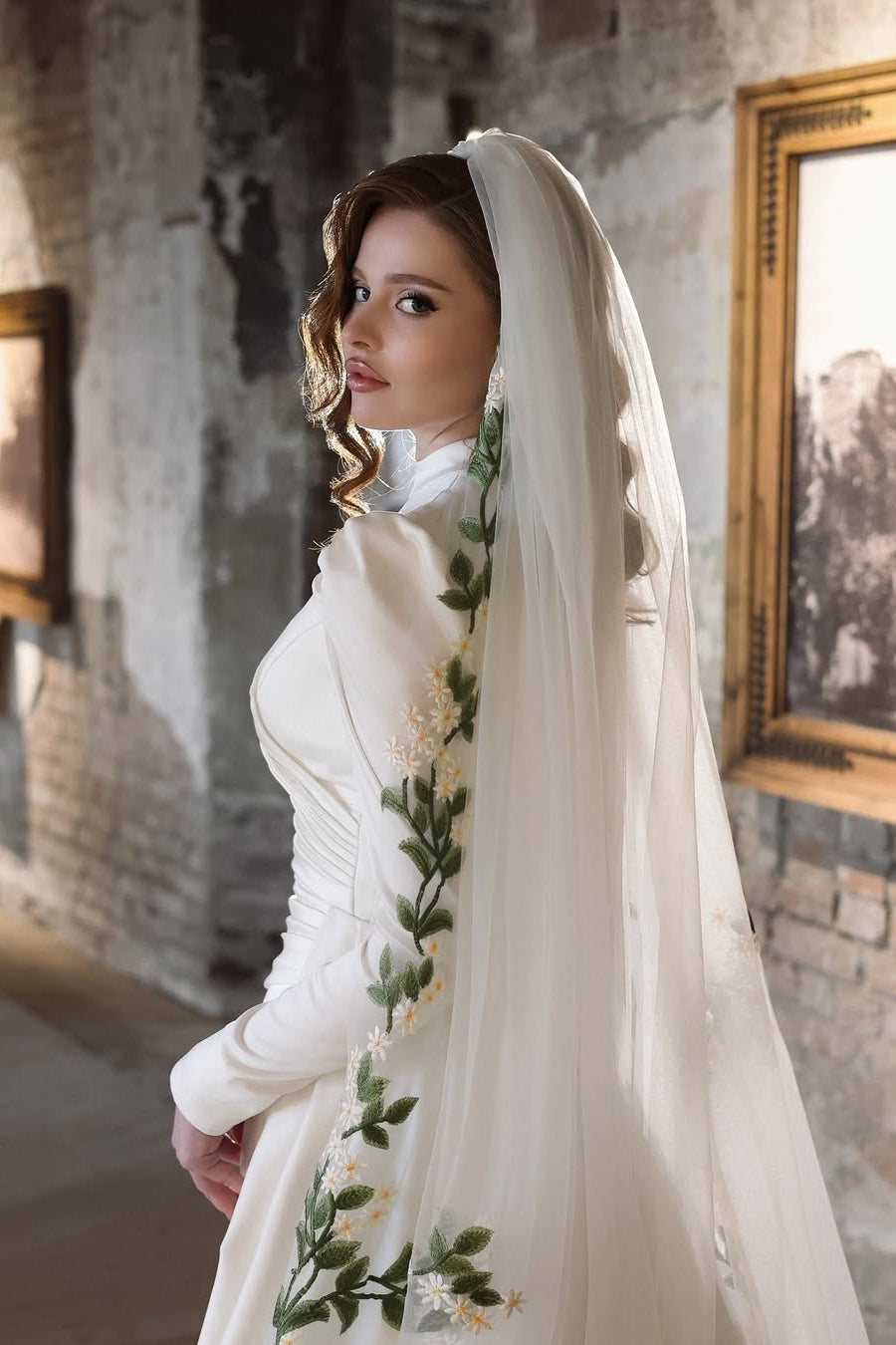 Pakistani Ivory Floral-Embroidered Satin A-Line Wedding Gown (2-Piece) - Image 5