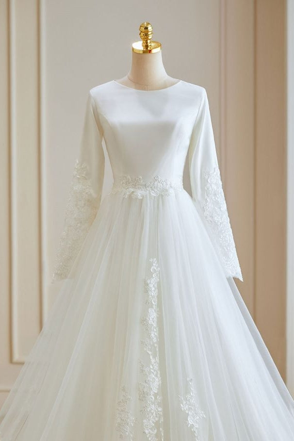 Ivory Lace Appliqué Tulle A-Line Wedding Gown (1-Pc) - Image 3