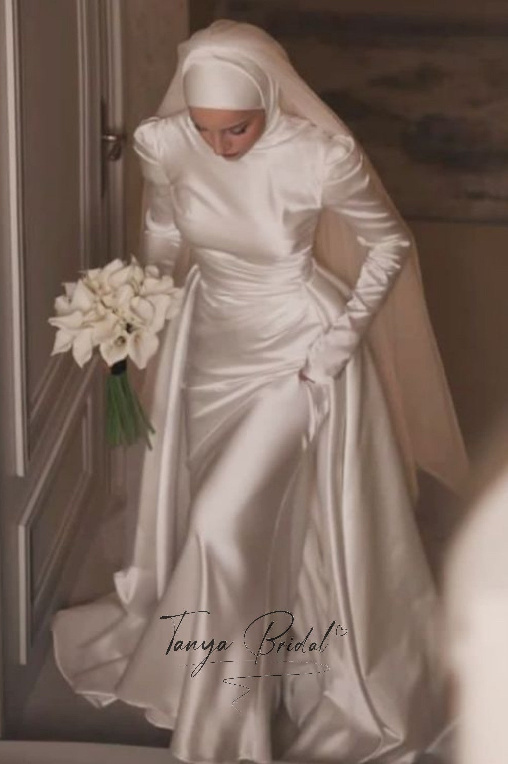 Pakistani Ivory Satin Mermaid Bridal Gown (2-Piece) - Image 3