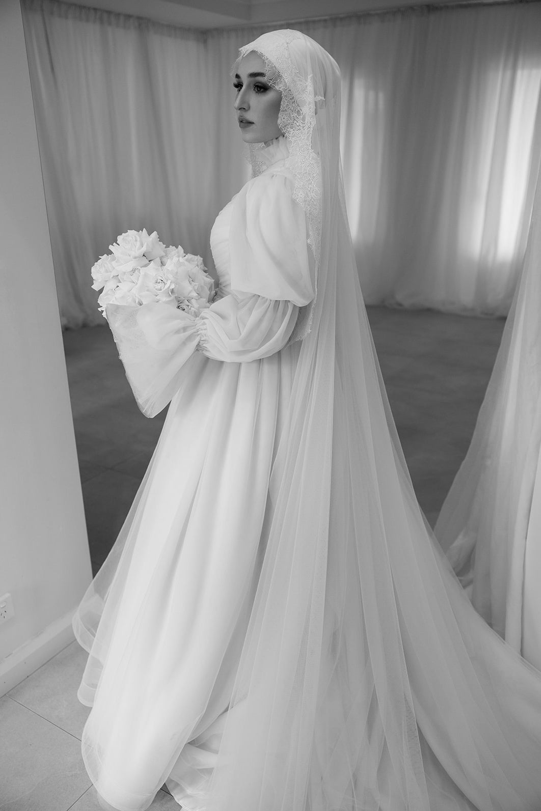 Pakistani Ivory Lace-Trim Tulle Ball Gown (2-Piece) - Image 2