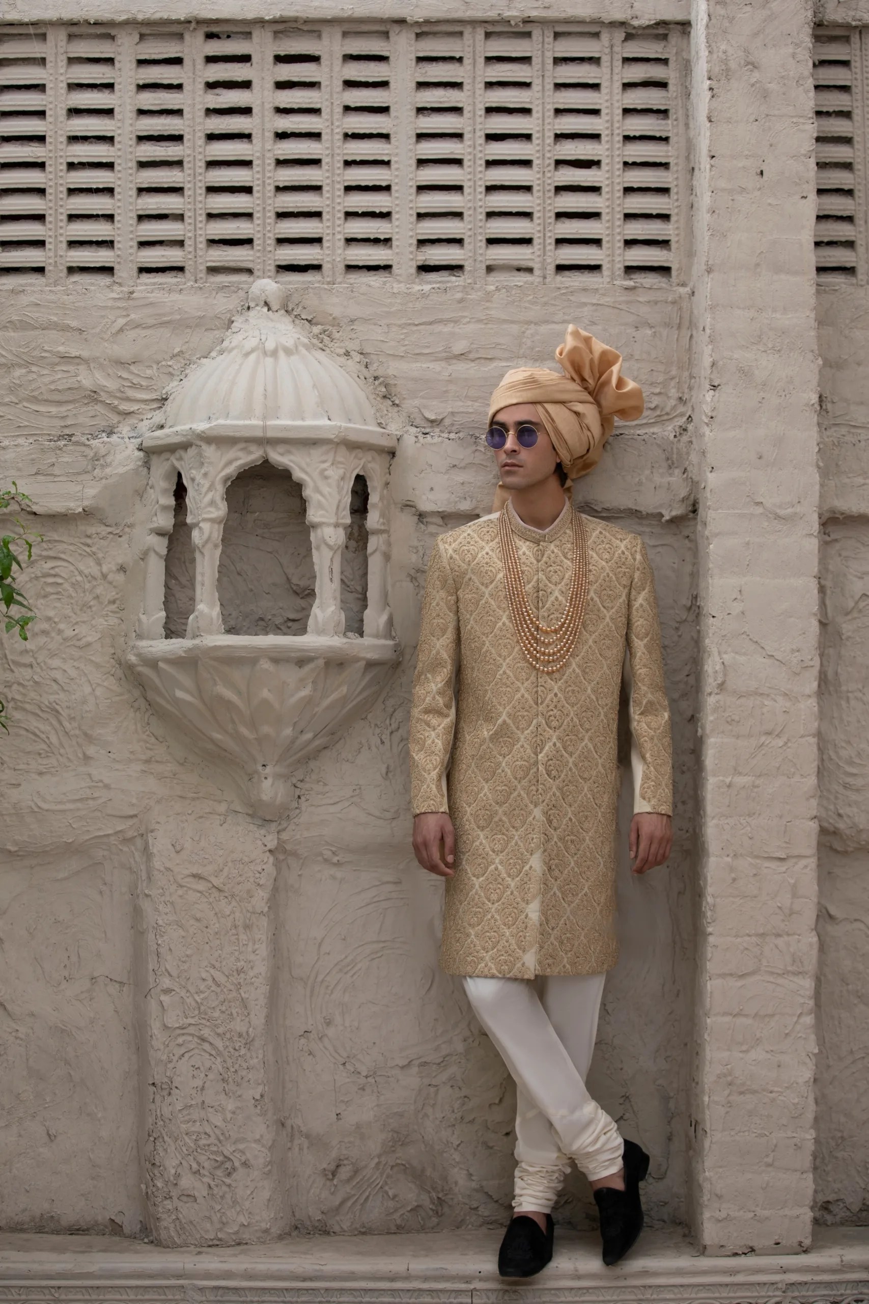 Off-White Gold Thread Jamawar Sherwani (3-Piece) - Image 2