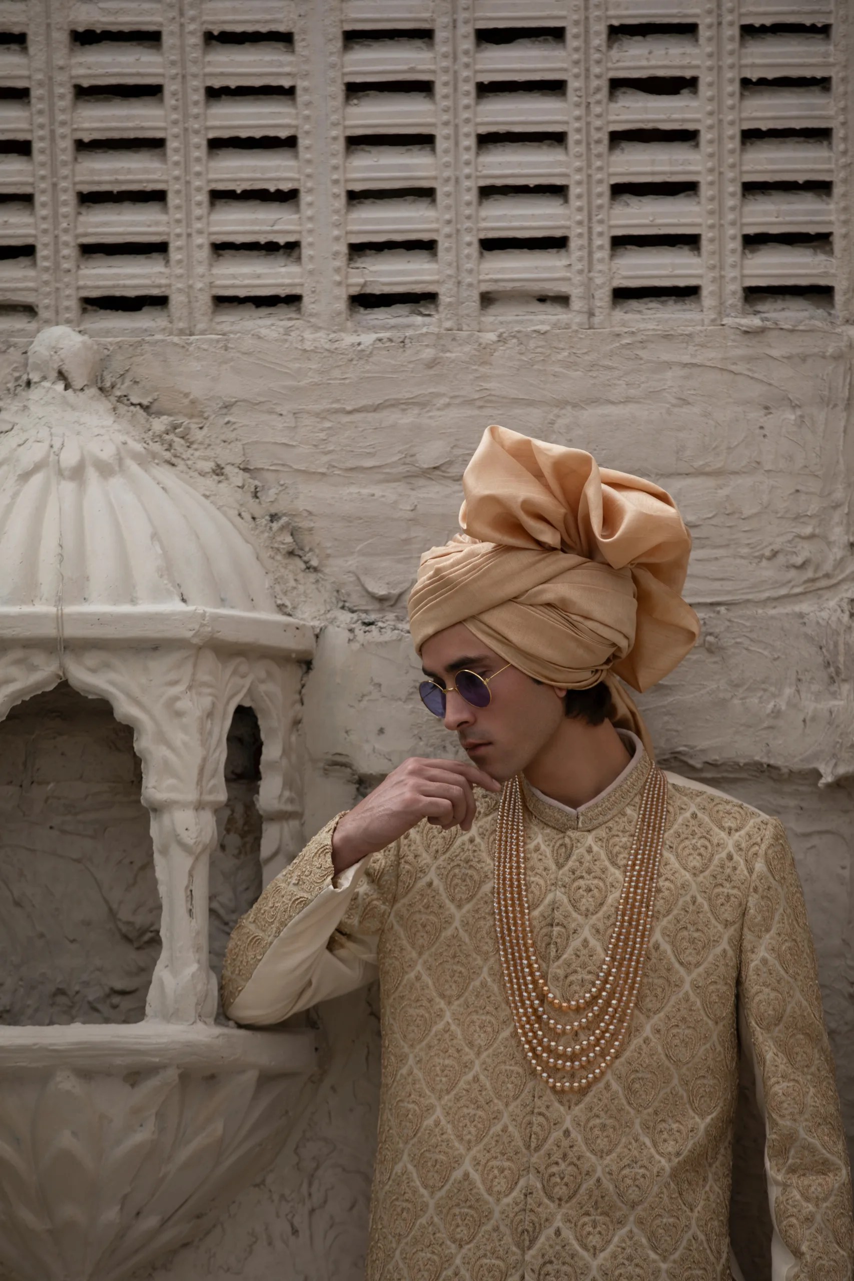 Off-White Gold Thread Jamawar Sherwani (3-Piece) - Image 4