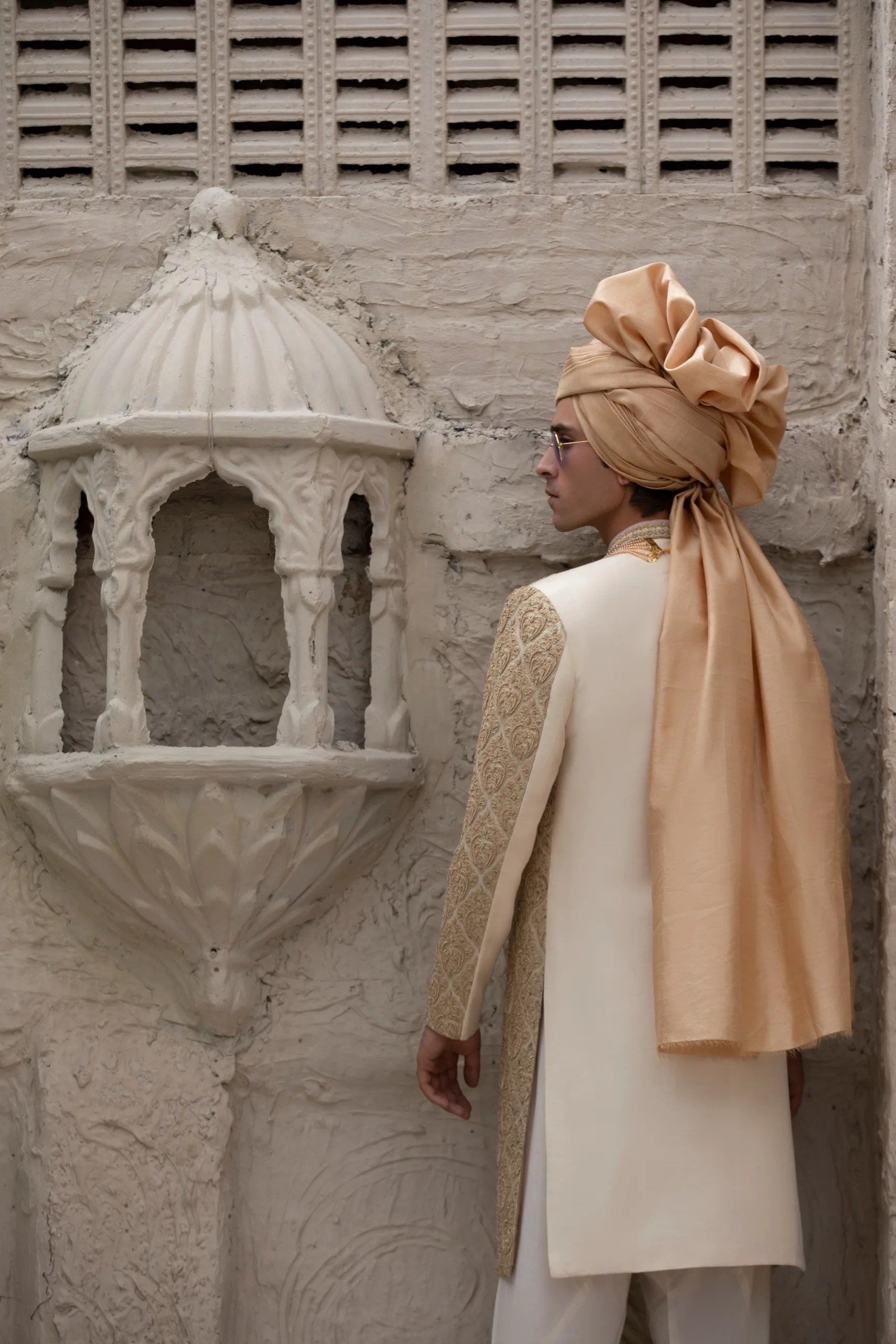 Off-White Gold Thread Jamawar Sherwani (3-Piece) - Image 7