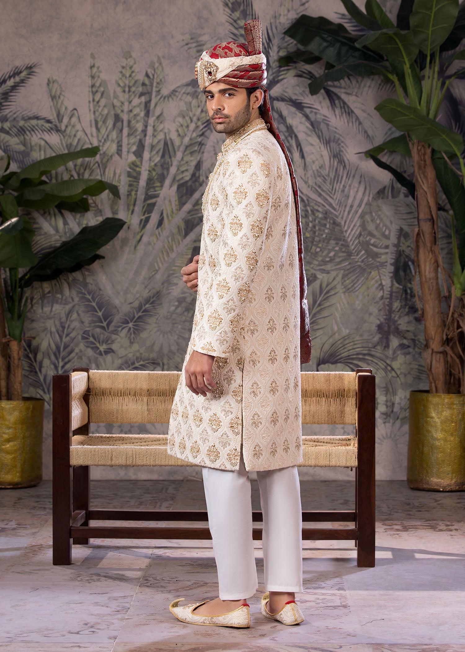 Off-White Embroidered Jamawar Sherwani (5-Piece) - Image 3