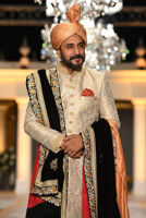 Off White Hand Embroidered Jamawar Groom Sherwani (3-Piece) - Image 3