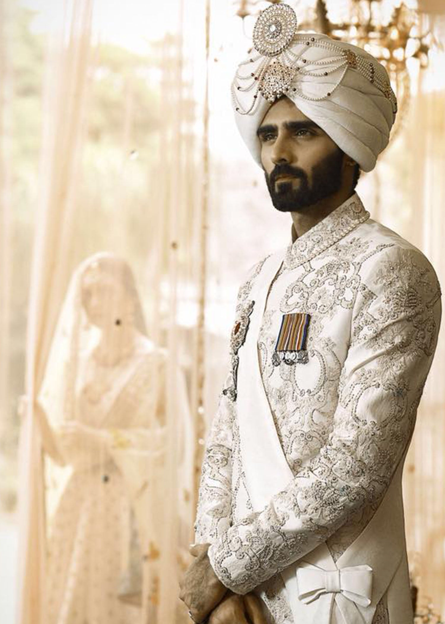 Crème White Gold Embroidered Jamawar Sherwani (3-Piece) - Image 2