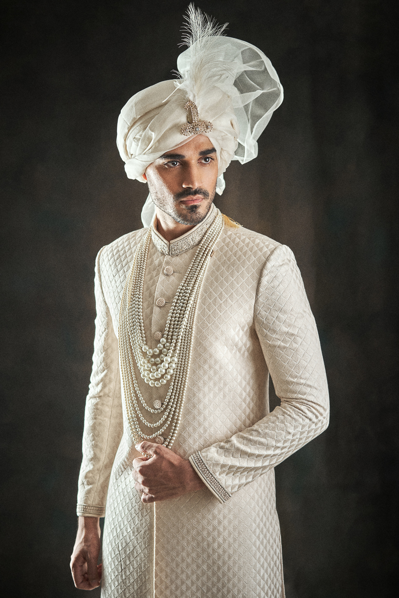 Ivory Quilted Jacquard Groom Sherwani (3-Piece) - Image 4