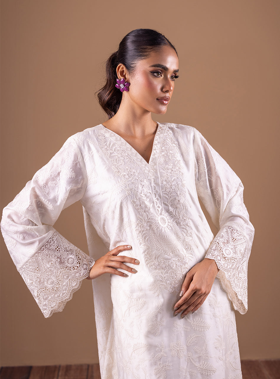 Pakistani Ivory Embroidered Cotton Silk Kaftan (2-Piece) - Image 3