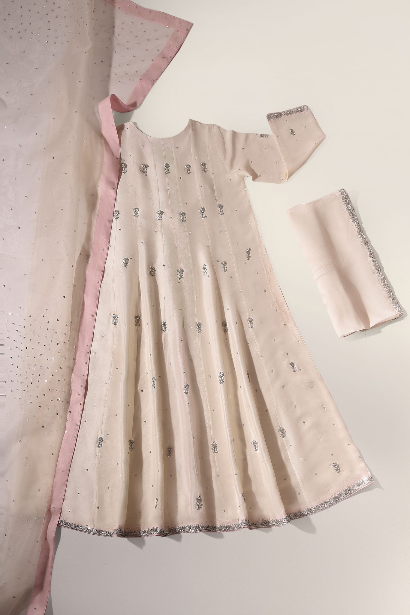 Pakistani Ivory Zardozi Raw Silk Kalidaar Dress (3-Piece) - Image 2