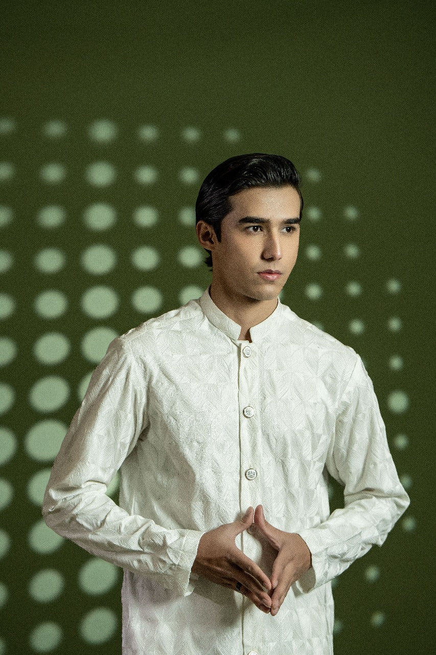 Off-White Embroidered Blended Fabric Kurta Set (2-Piece) - Image 3