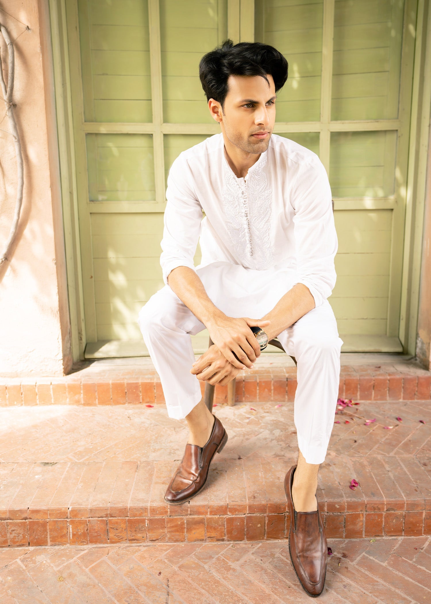 Off-White Embroidered Cotton Kurta Set (2-Piece) - Image 2