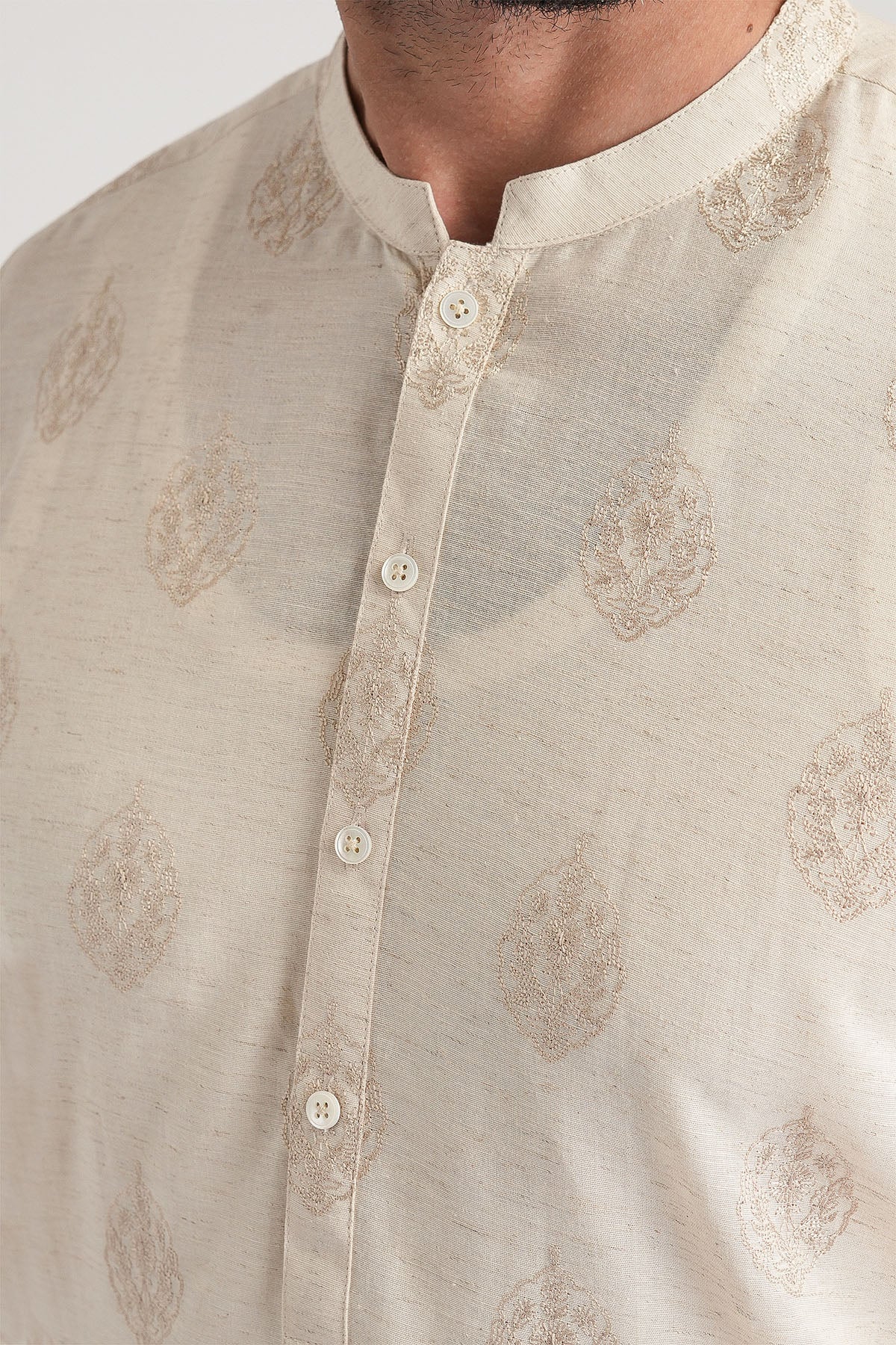 Off-White Embroidered Cotton Kurta (2-Piece) - Image 2